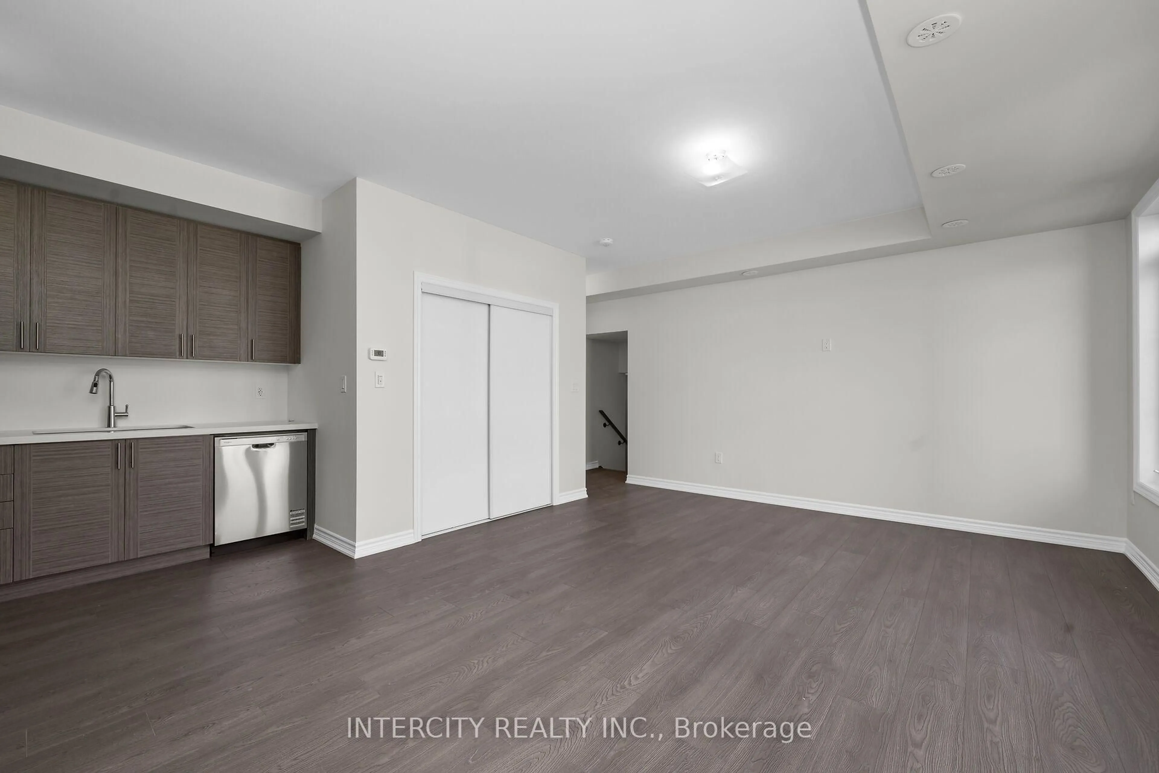 A pic of a room for 567 Tim Manley Ave #16z, Caledon Ontario L7C 4L1