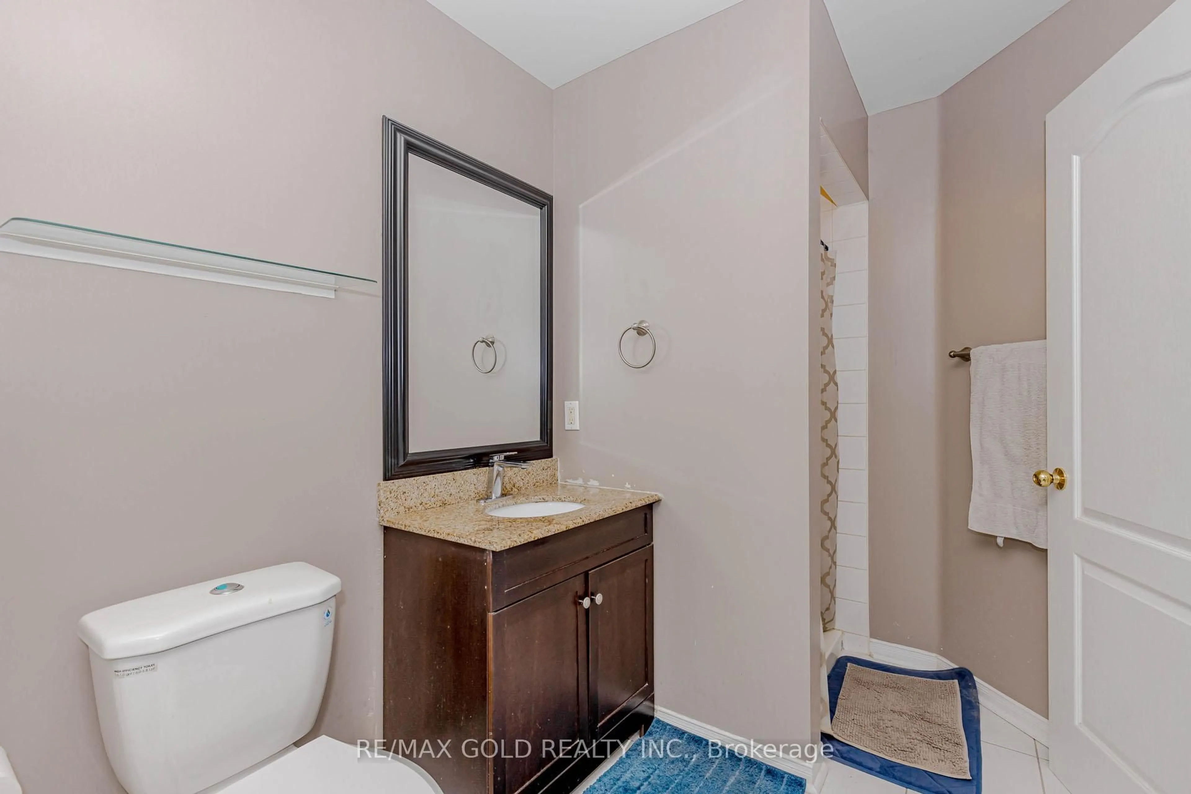 Standard bathroom, ceramic/tile floor for 153 Cordgrass Cres, Brampton Ontario L6R 2A1