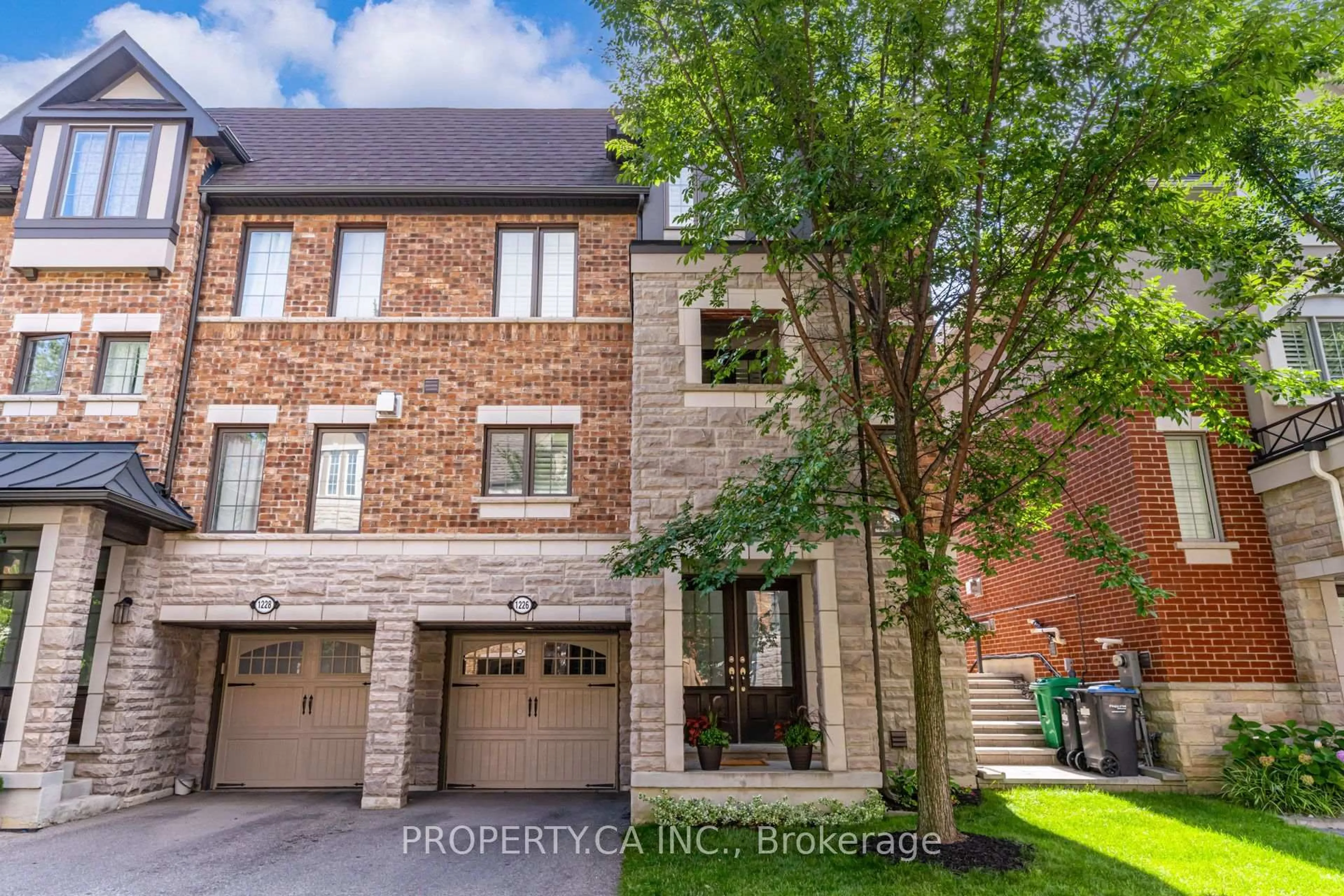 Home with brick exterior material, street for 1226 Azinger Lane, Mississauga Ontario L5E 0A7