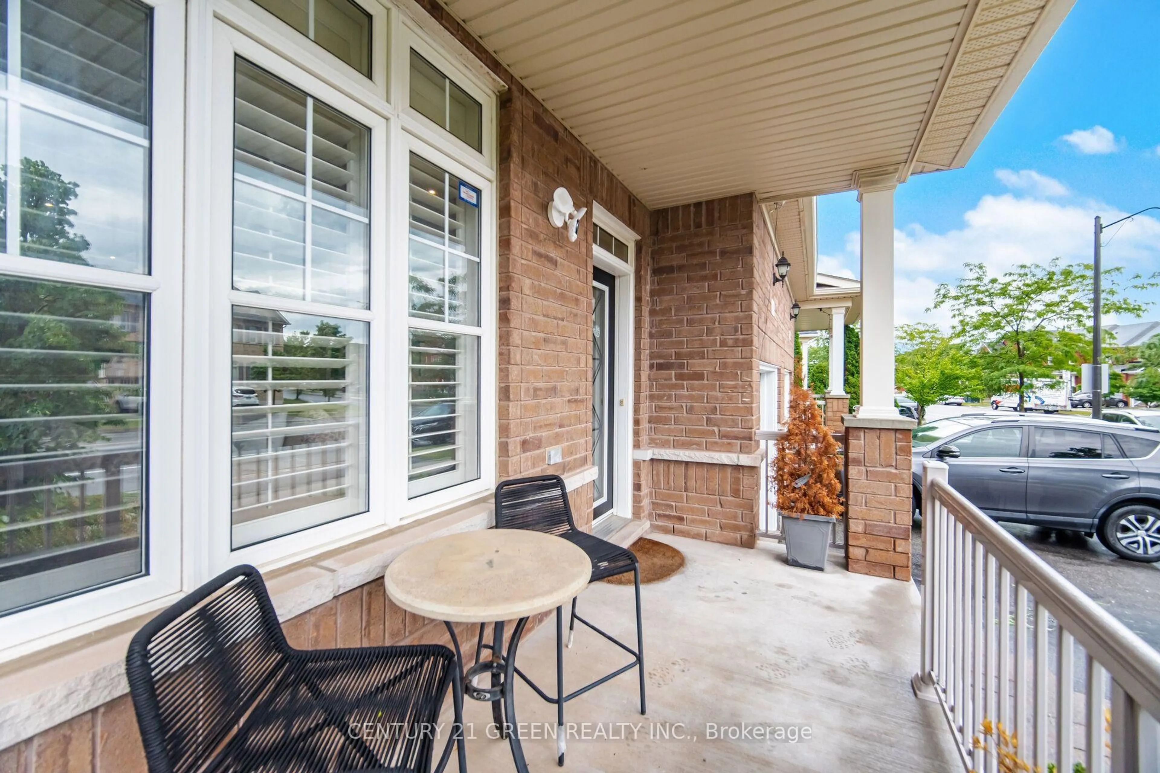 Patio, street for 399 Savoline Blvd, Milton Ontario L9T 7Y2