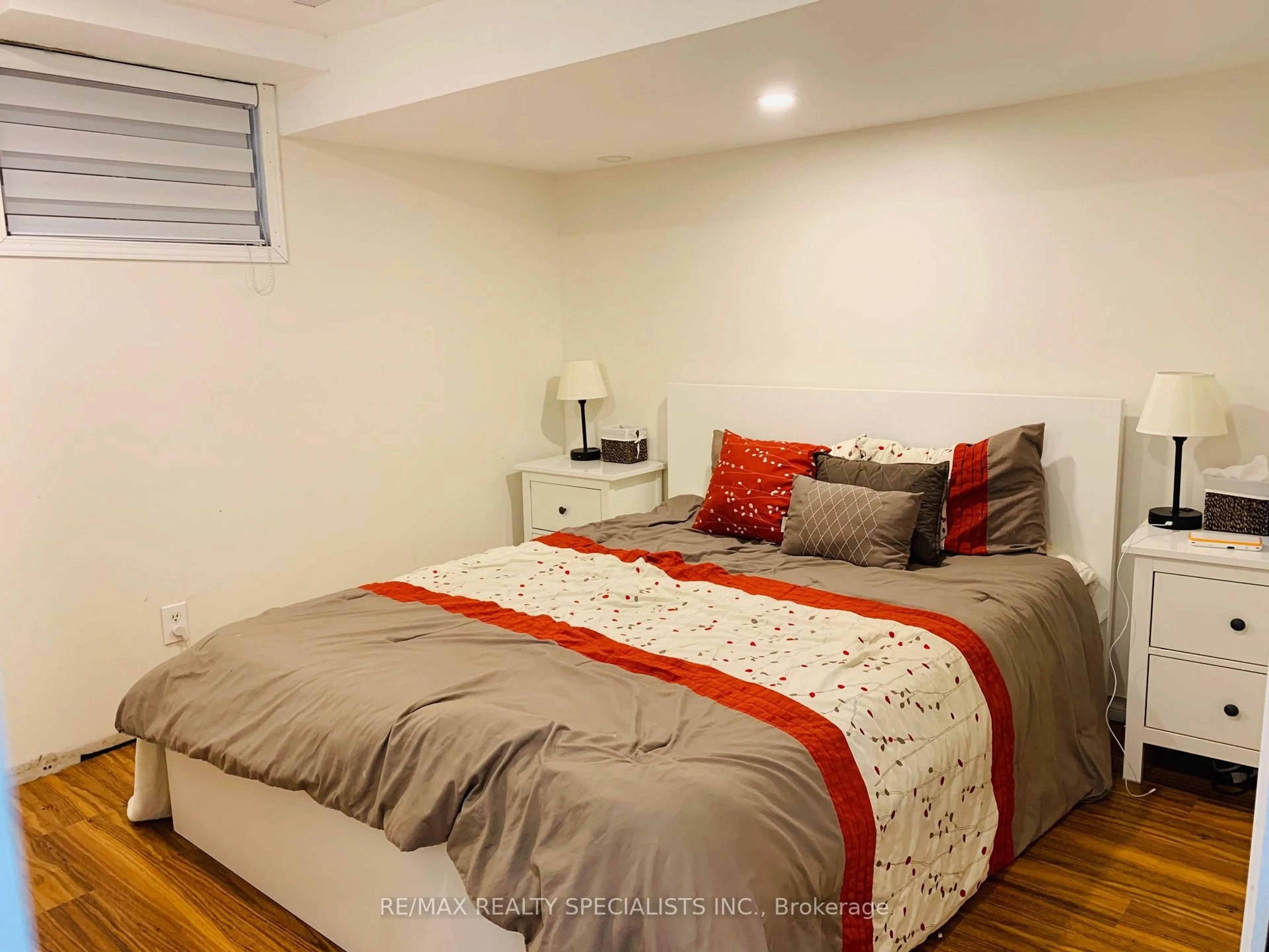 Bedroom with bed, unknown for 2849 Oslo Cres, Mississauga Ontario L5N 1Z8