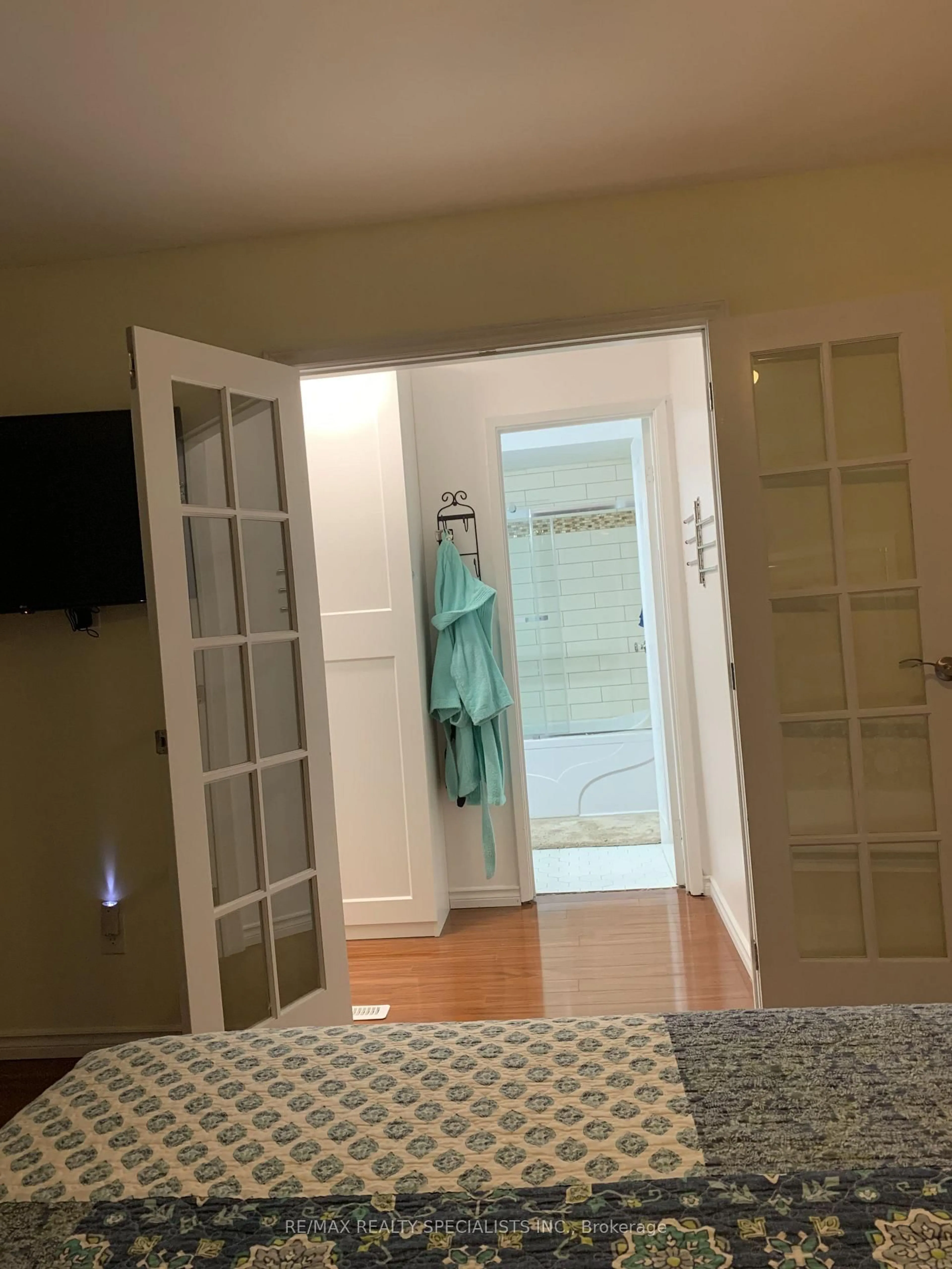 A pic of a room for 2849 Oslo Cres, Mississauga Ontario L5N 1Z8