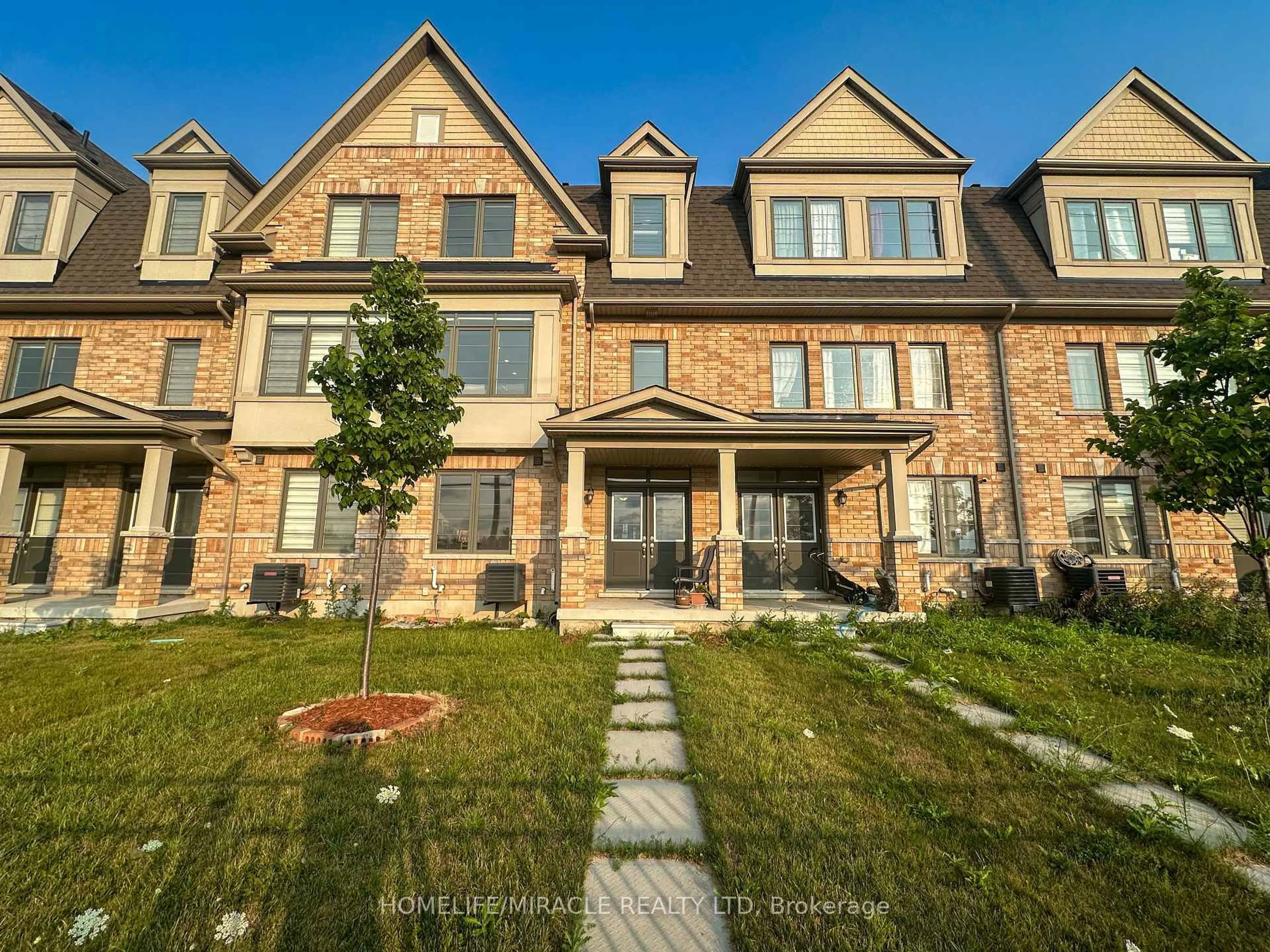 Home with brick exterior material, street for 58 Fruitvale Circ, Brampton Ontario L7A 5B8
