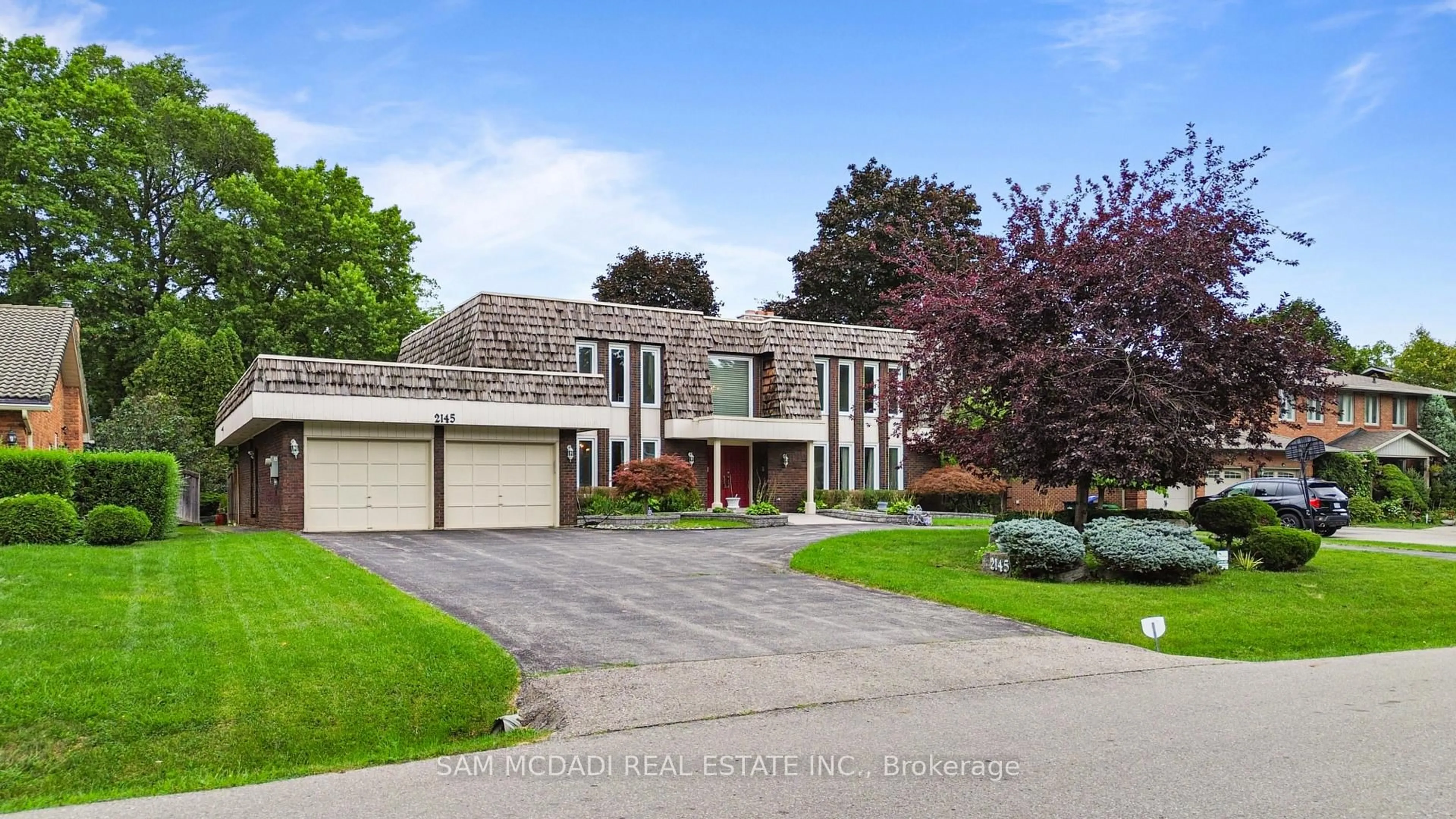 Home with brick exterior material, street for 2145 Oneida Cres, Mississauga Ontario L5C 1V7