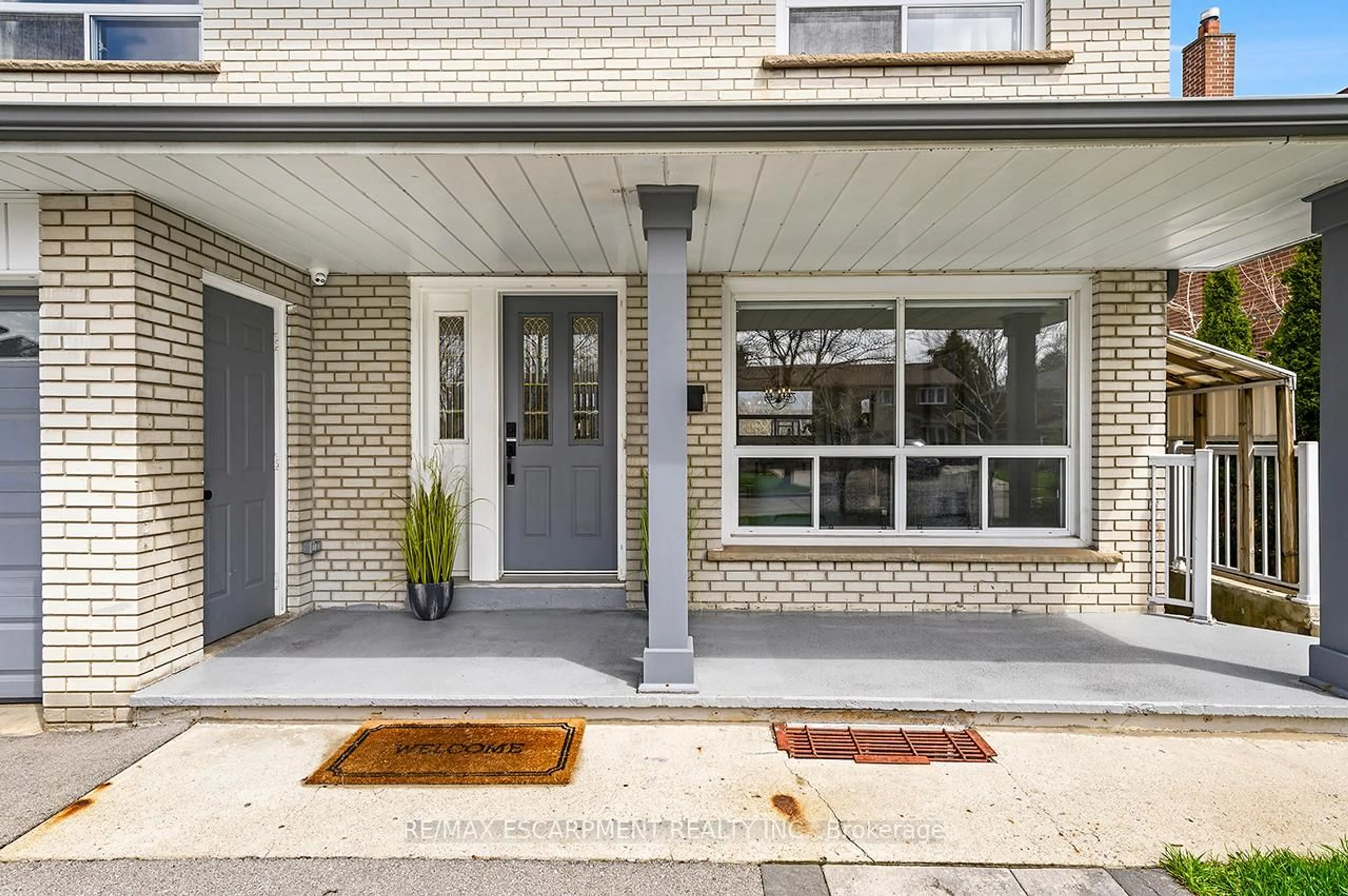 Home with brick exterior material, street for 3726 Holden Cres, Mississauga Ontario L5A 2V8