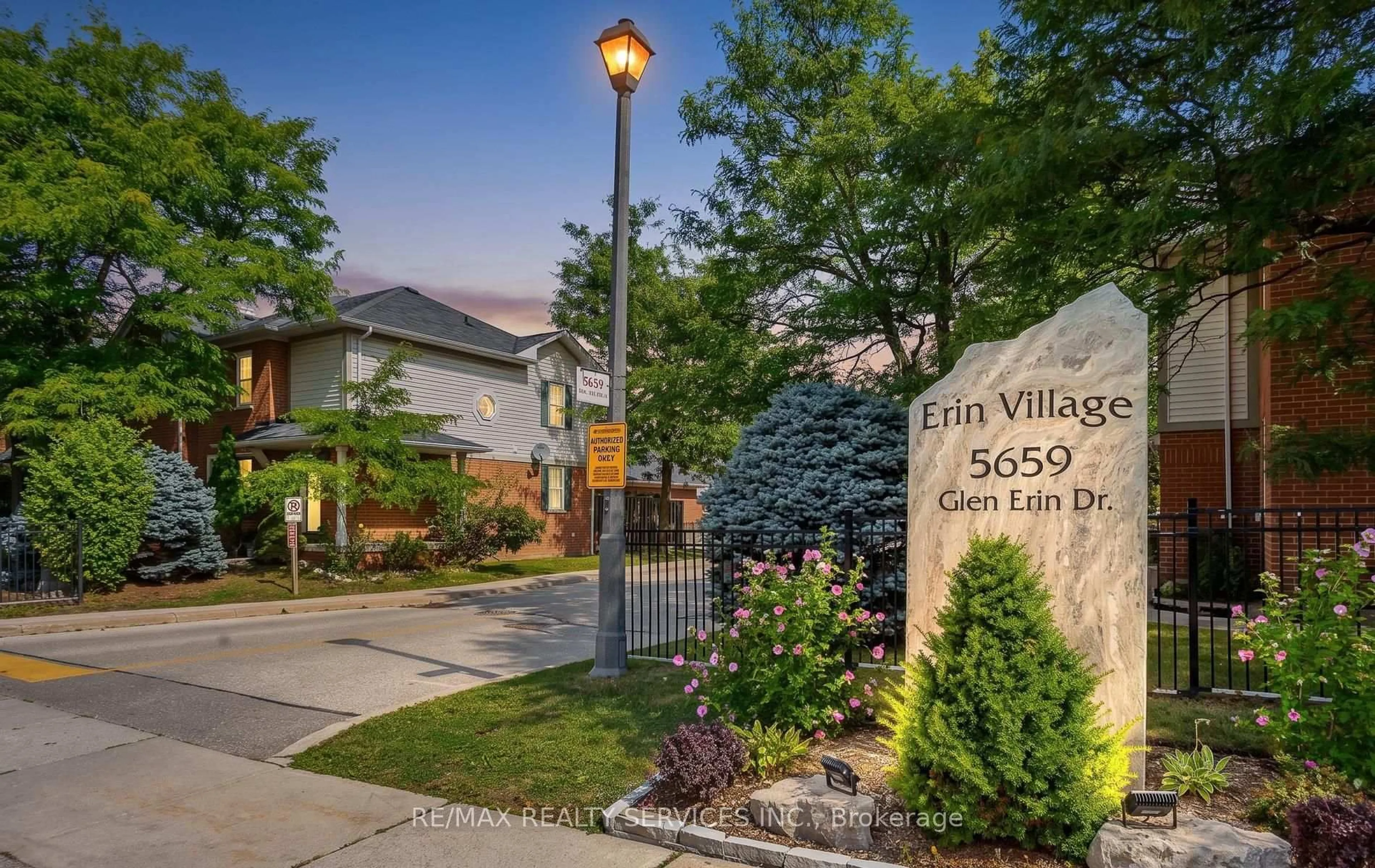 Indoor entryway for 5659 Glen Erin Dr #40, Mississauga Ontario L5M 5P2