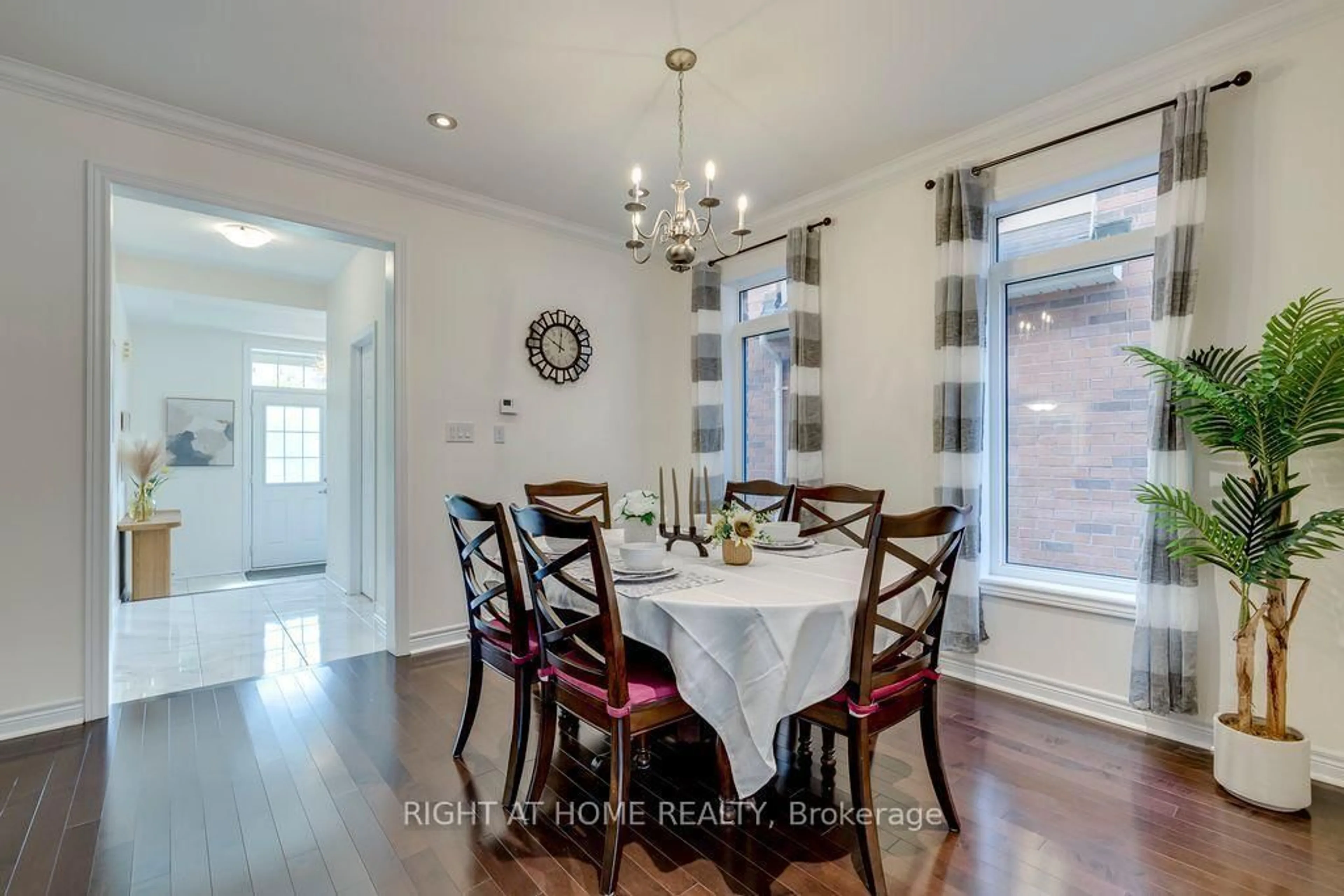 Dining room, unknown for 3200 Ernest Appelbe Blvd, Oakville Ontario L6H 0N7