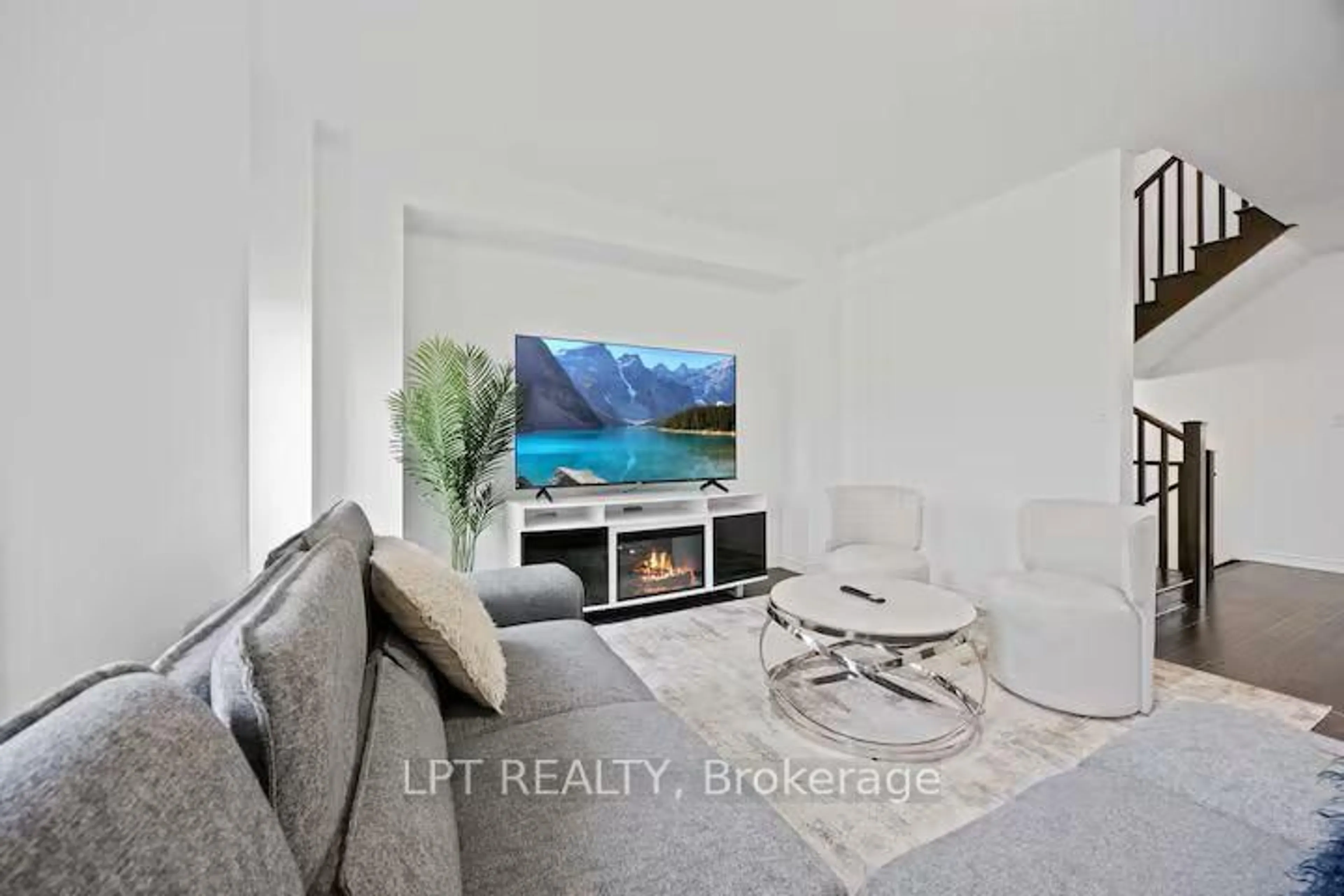 A pic of a room for 341 Remembrance Rd, Brampton Ontario L7A 4X5