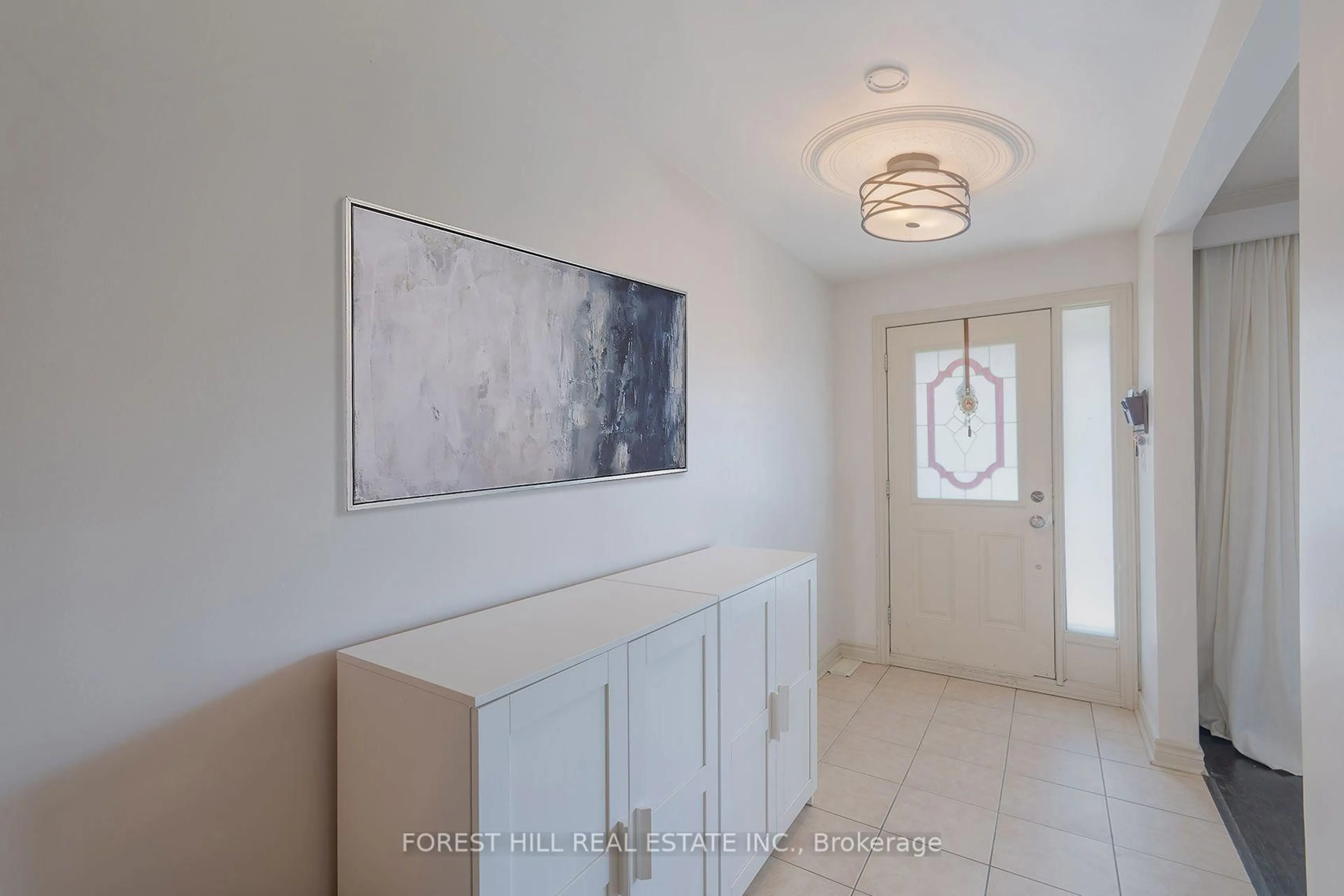 Indoor entryway for 94 Belgravia Ave, Toronto Ontario M6E 2M5