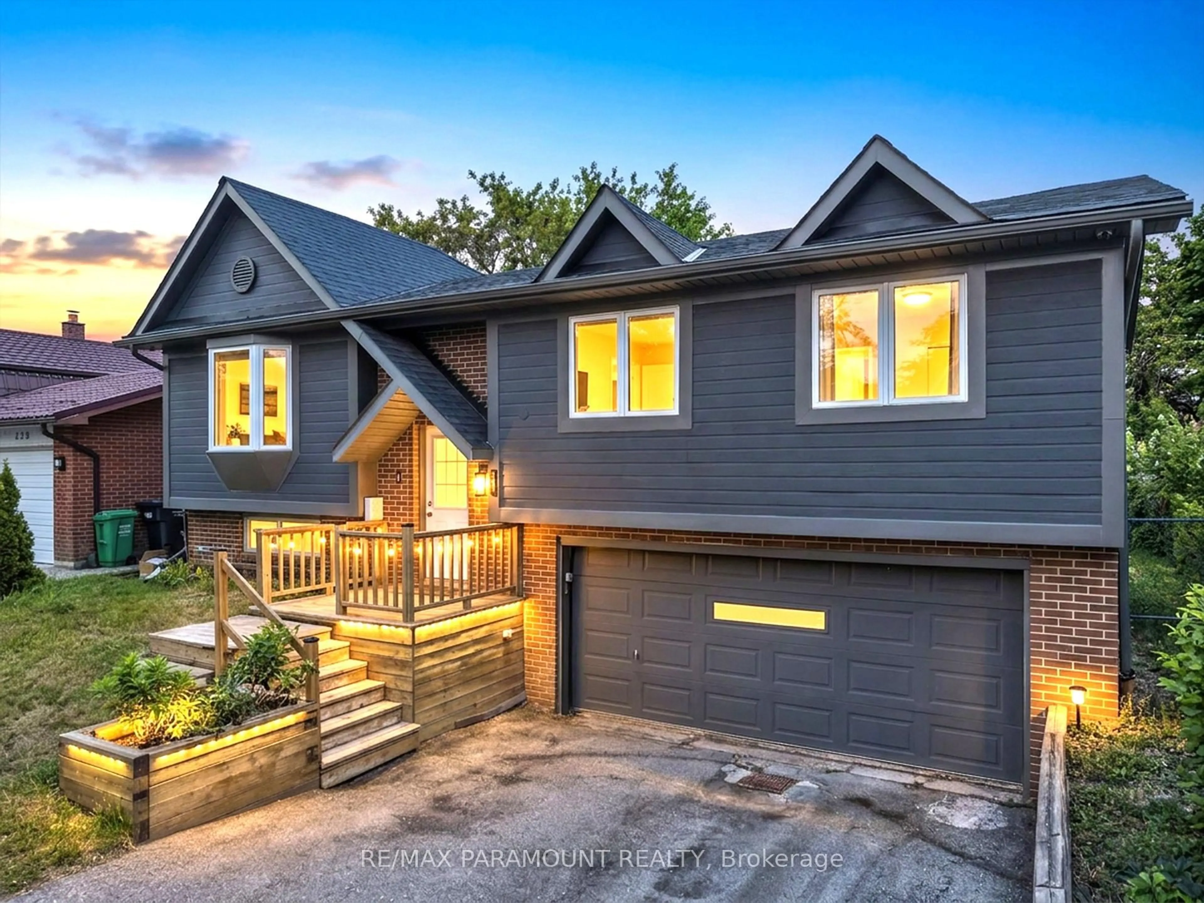 Home with vinyl exterior material, street for 226 Rutherford Rd, Brampton Ontario L6V 2X8