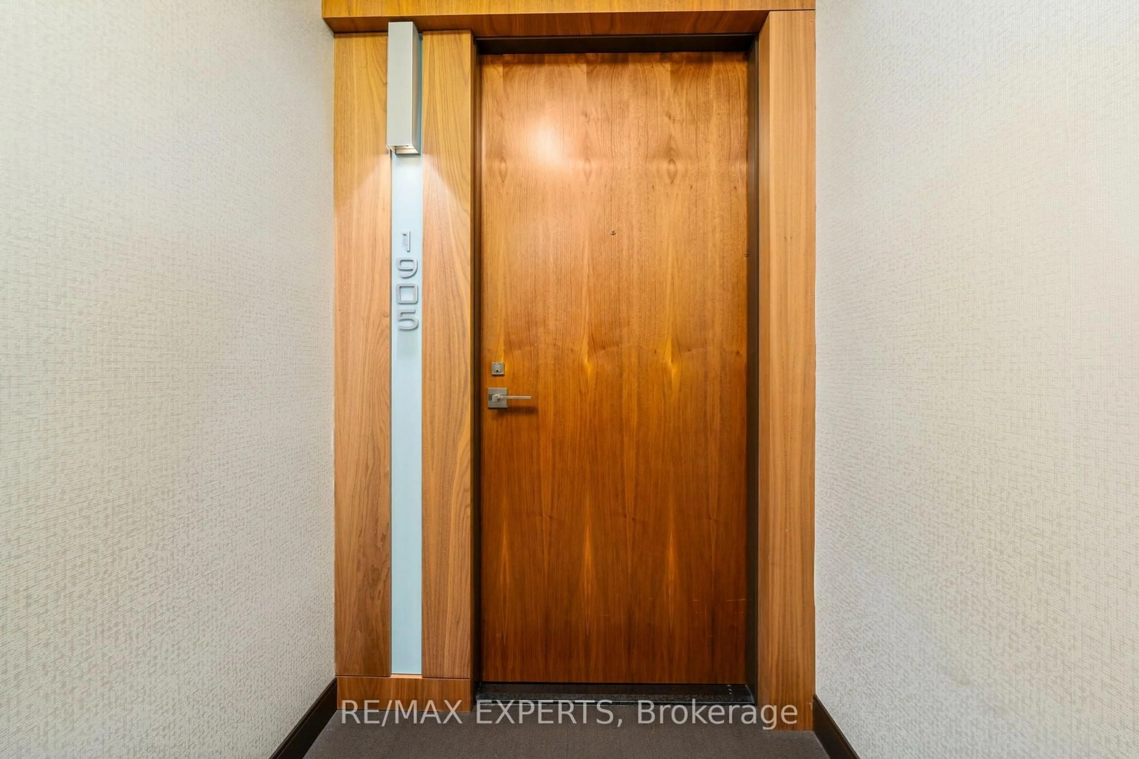 Indoor entryway for 36 Park Lawn Rd #1905, Toronto Ontario M8V 0E5
