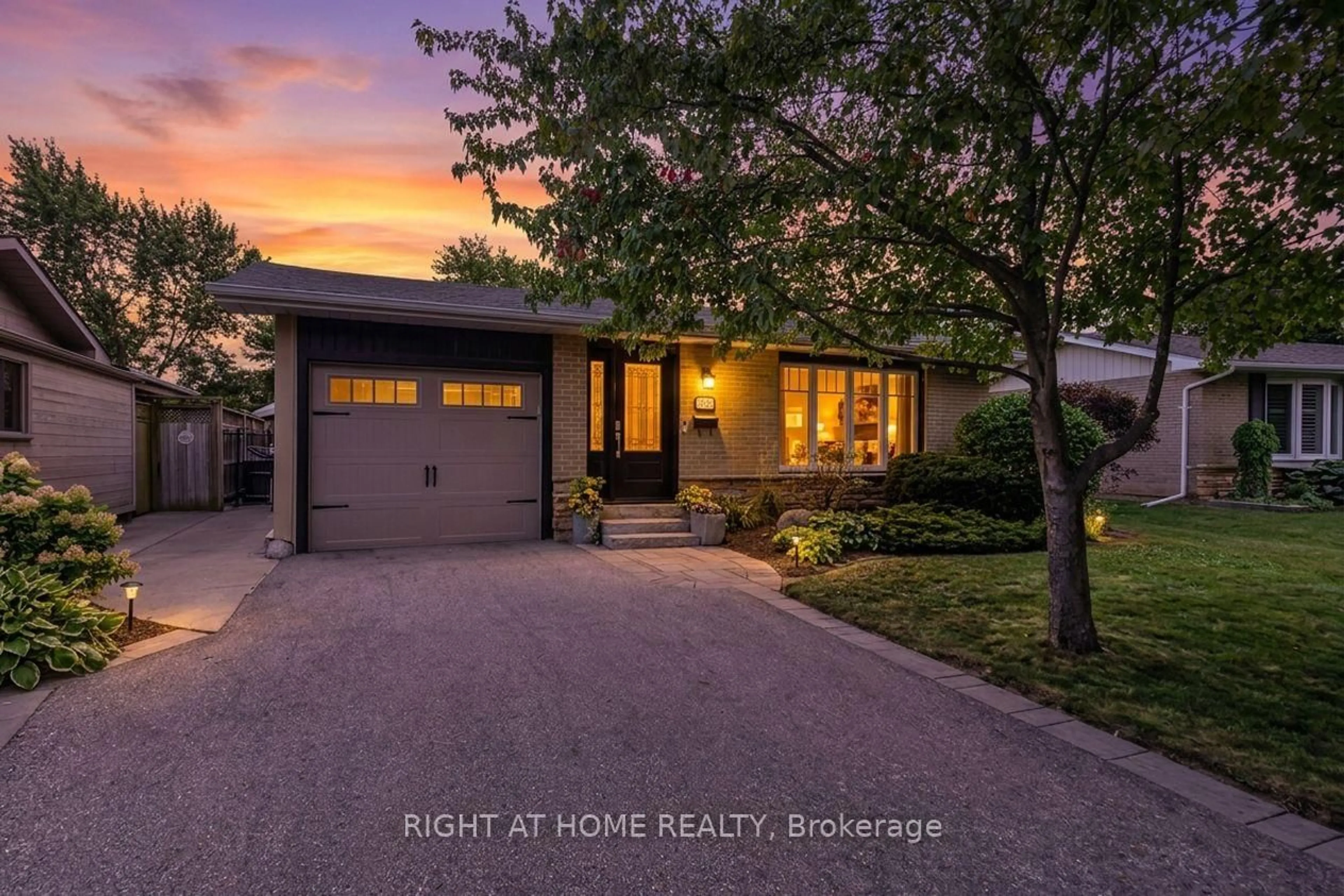 Unknown for 1432 Dewbourne Cres, Burlington Ontario L7M 1E7