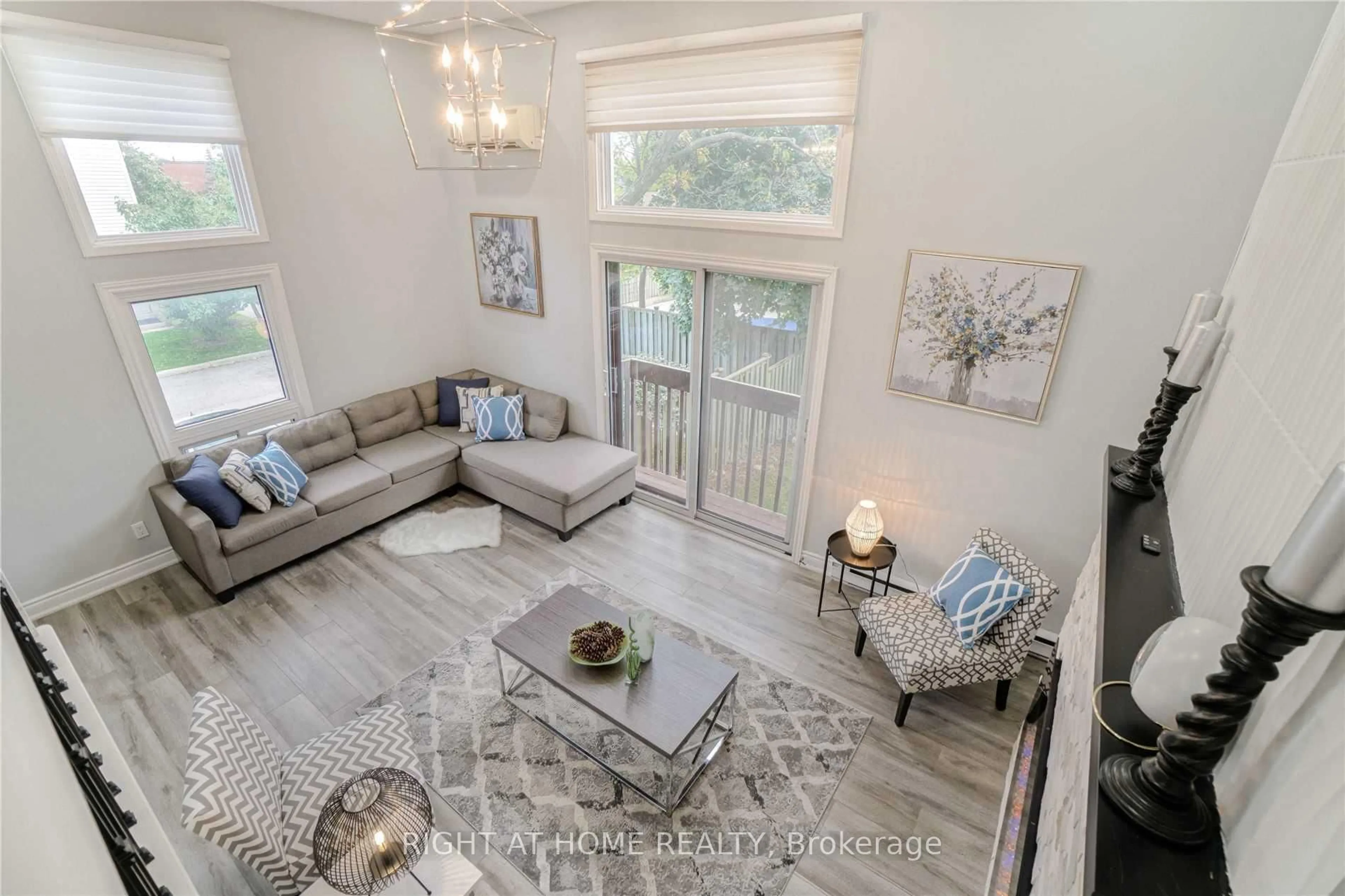 Living room with furniture, unknown for 7251 Copenhagen Rd #73, Mississauga Ontario L5N 2H6