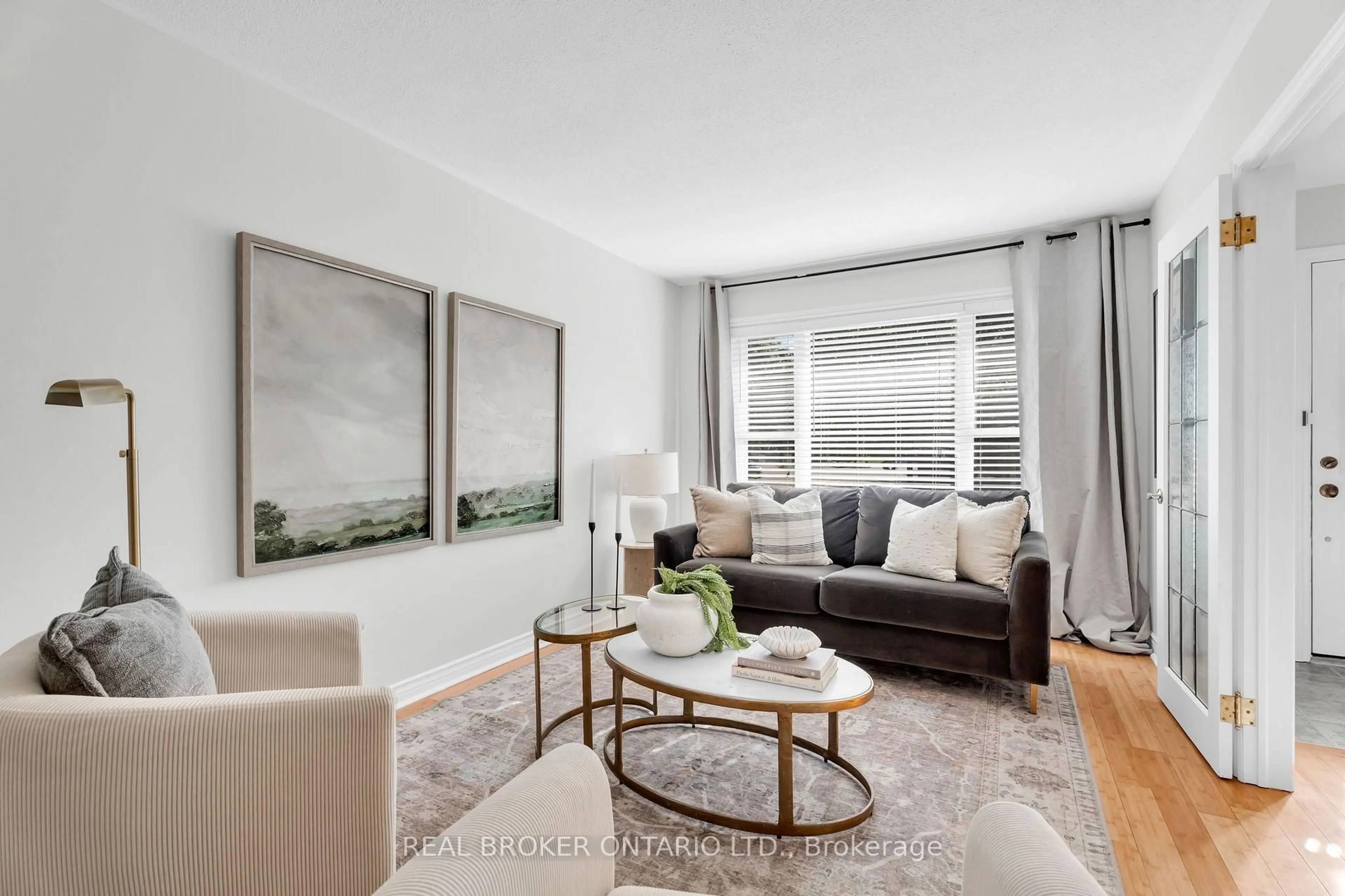 Living room with furniture, unknown for 845 Cabot Tr, Milton Ontario L9T 3S7