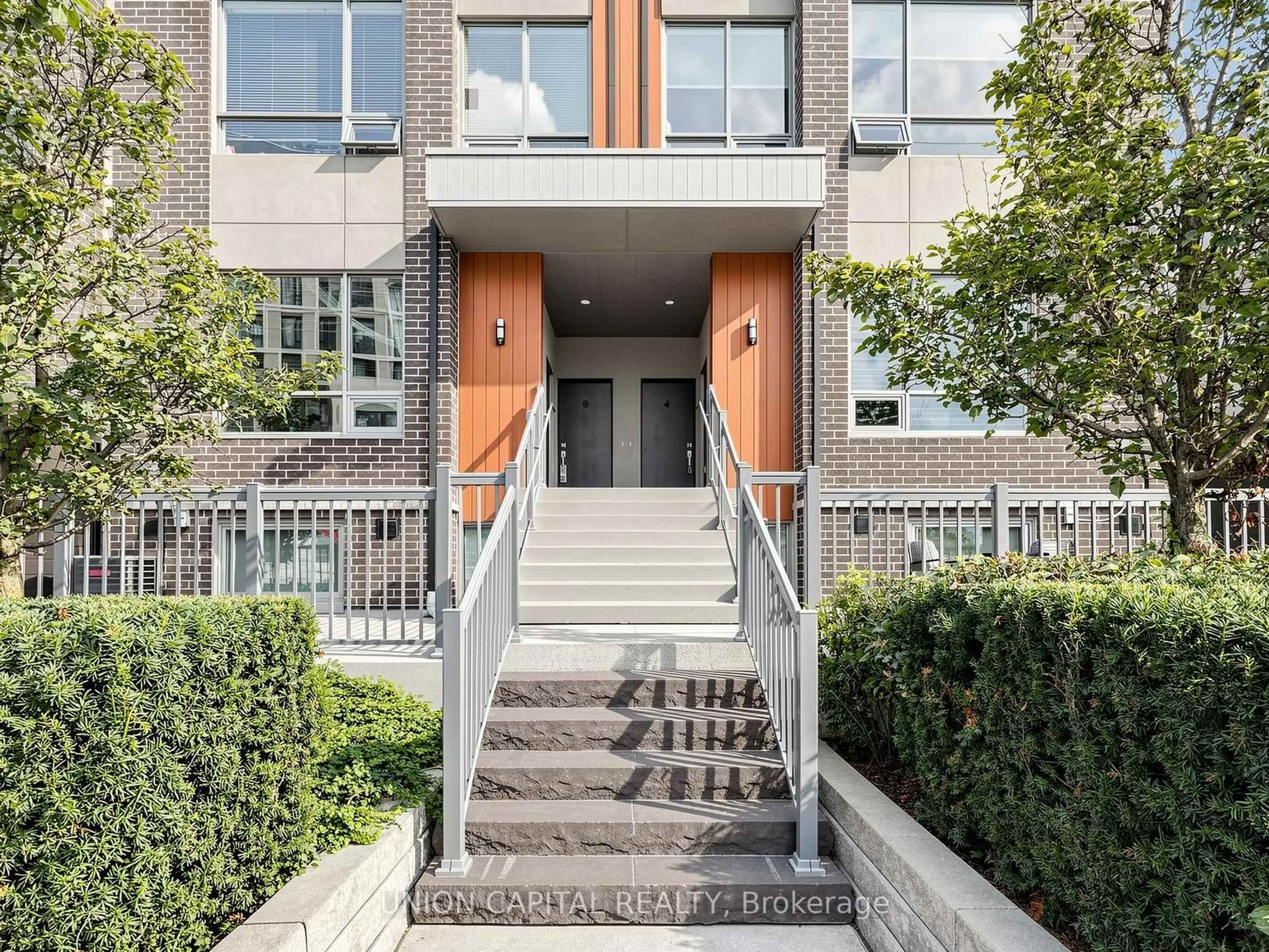 Unknown for 1238 Cawthra Rd #4, Mississauga Ontario L5G 0B6