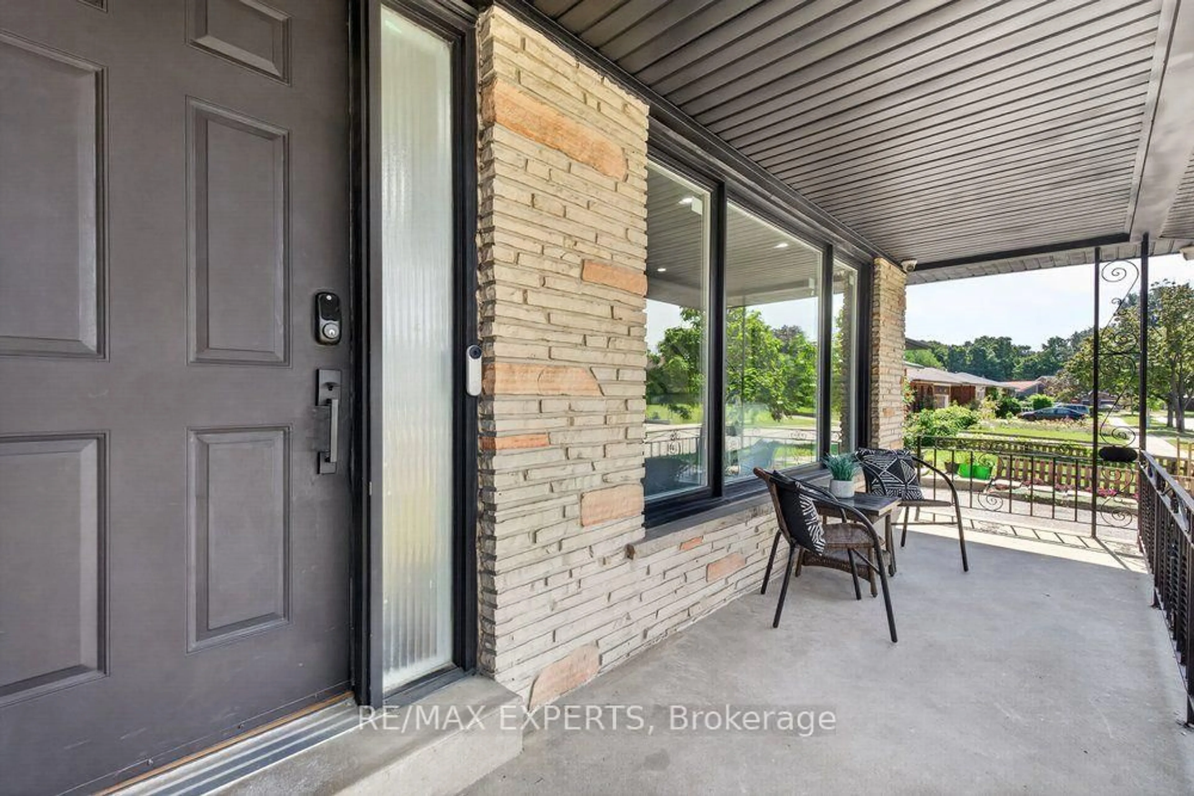Indoor entryway for 23 Collingdale Rd, Toronto Ontario M9V 3R2