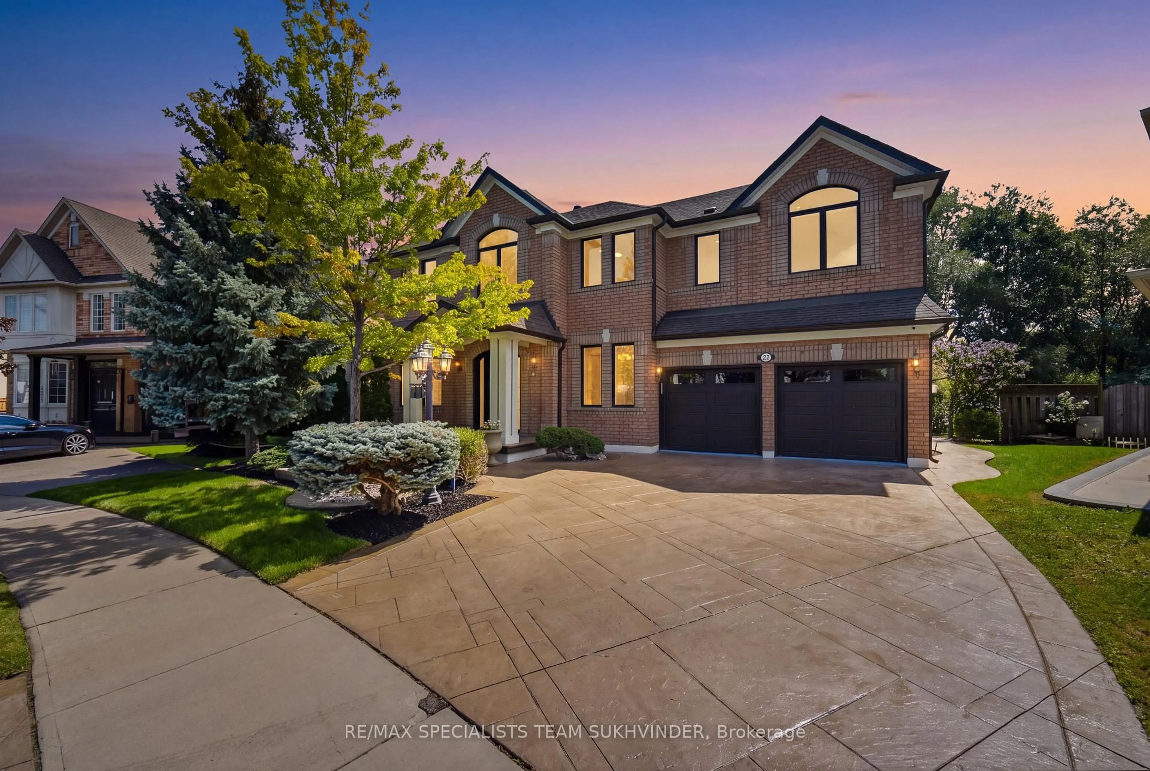 Unknown for 31 Linstock Dr, Brampton Ontario L6P 1E2