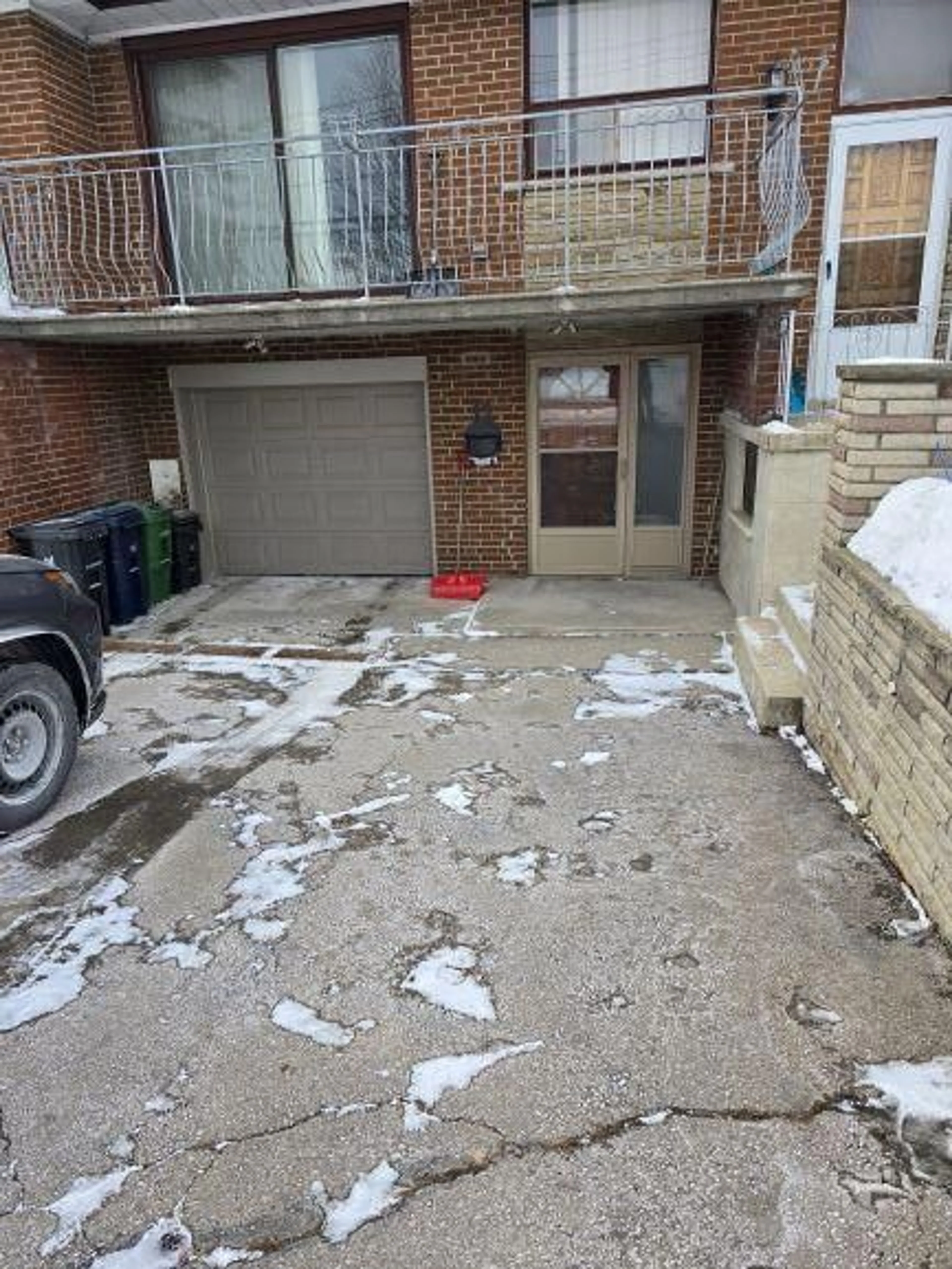 Patio, street for 12 Bamford Cres, Toronto Ontario M3N 1T8