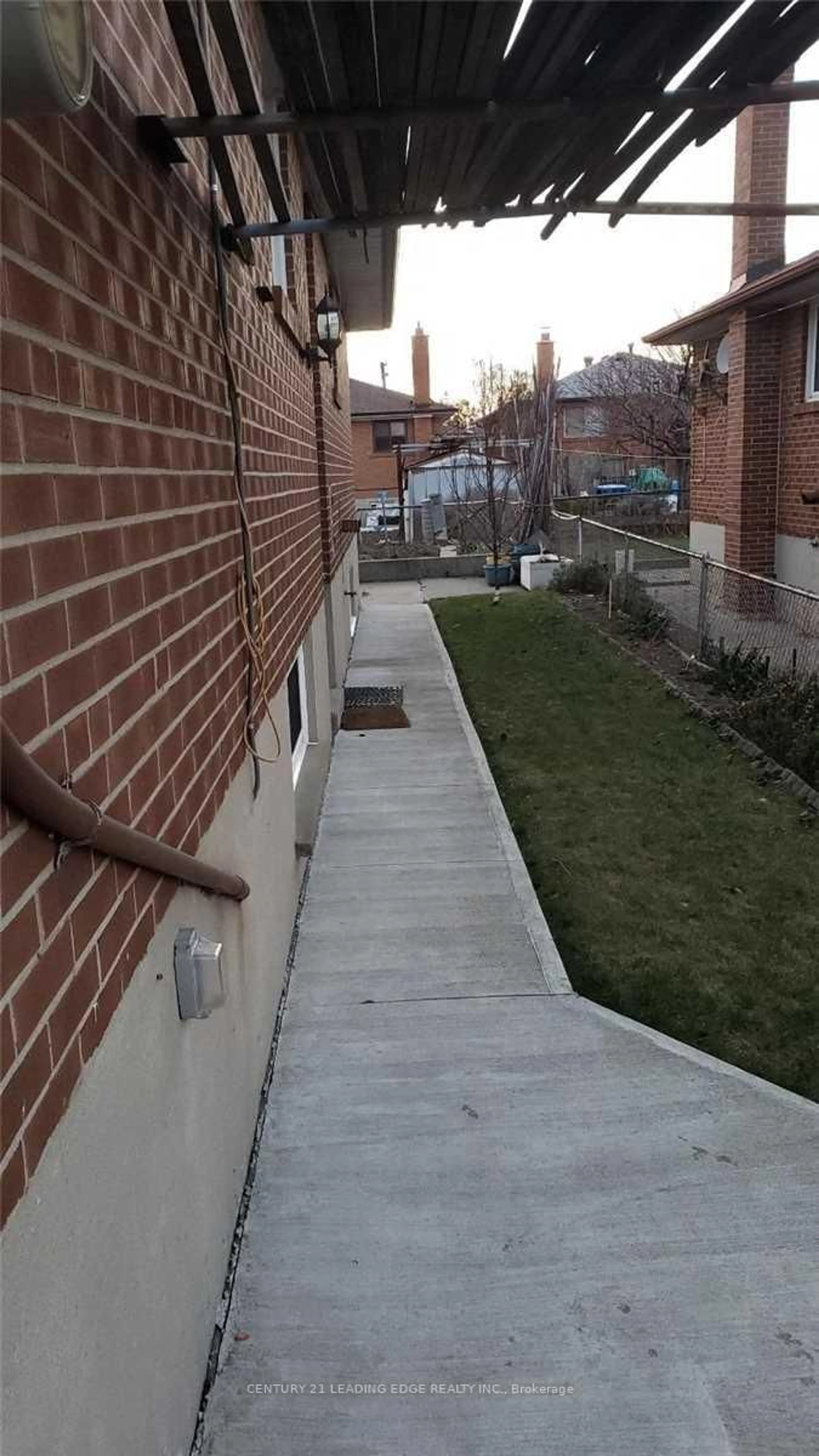 Patio, street for 12 Bamford Cres, Toronto Ontario M3N 1T8