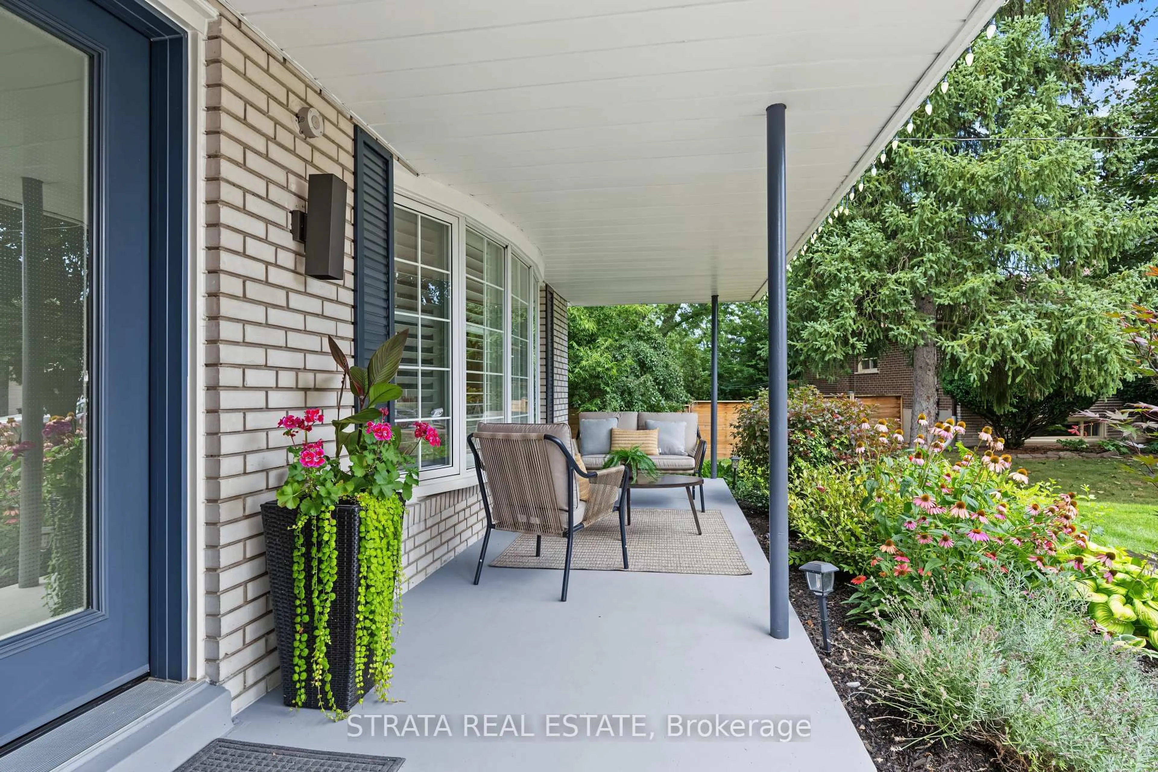 Patio, street for 36 Hawthorne Rd, Toronto Ontario M9R 1P3