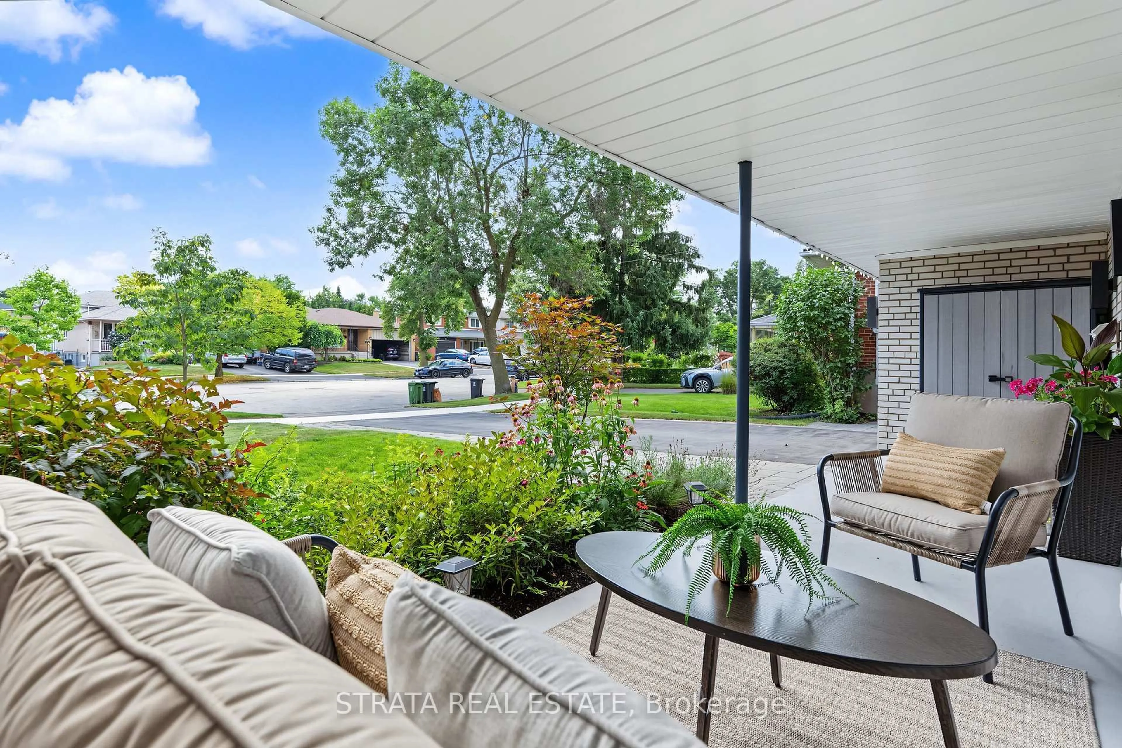Patio, street for 36 Hawthorne Rd, Toronto Ontario M9R 1P3