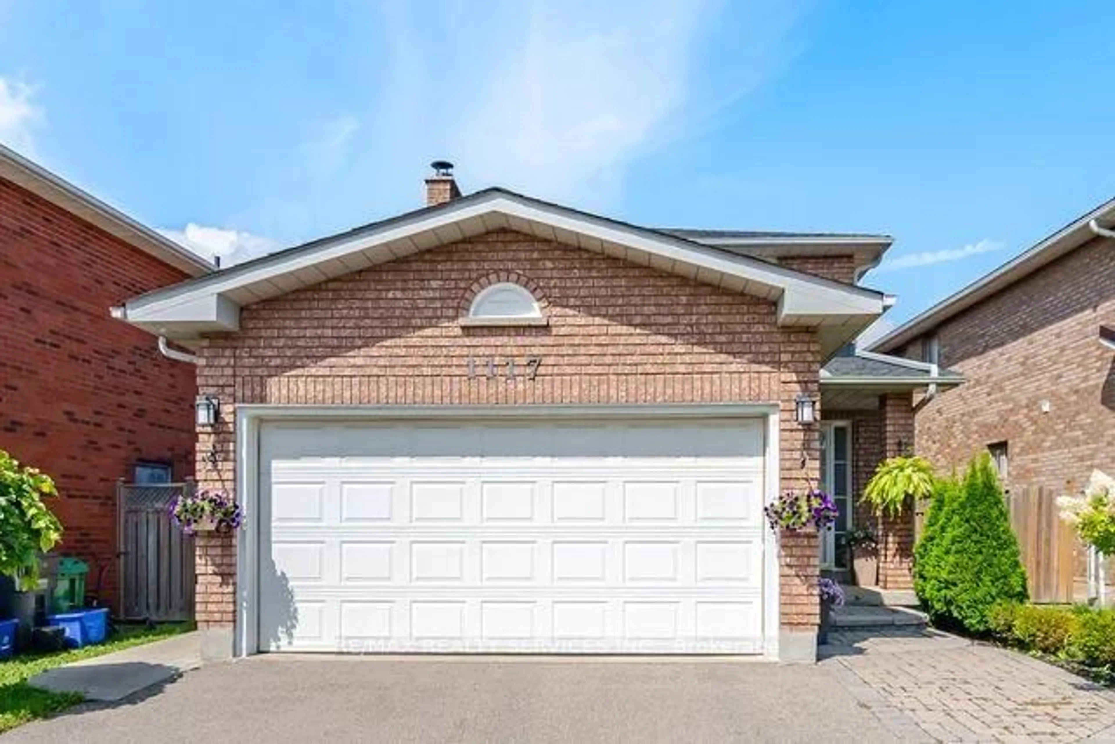 Home with brick exterior material, street for 1117 Sherwood Mills Blvd, Mississauga Ontario L5V 1S8