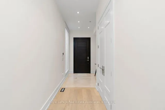 63 Troy St, Mississauga 4