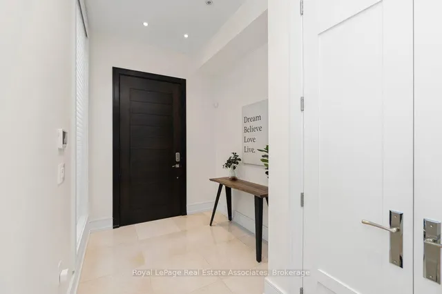 63 Troy St, Mississauga 5