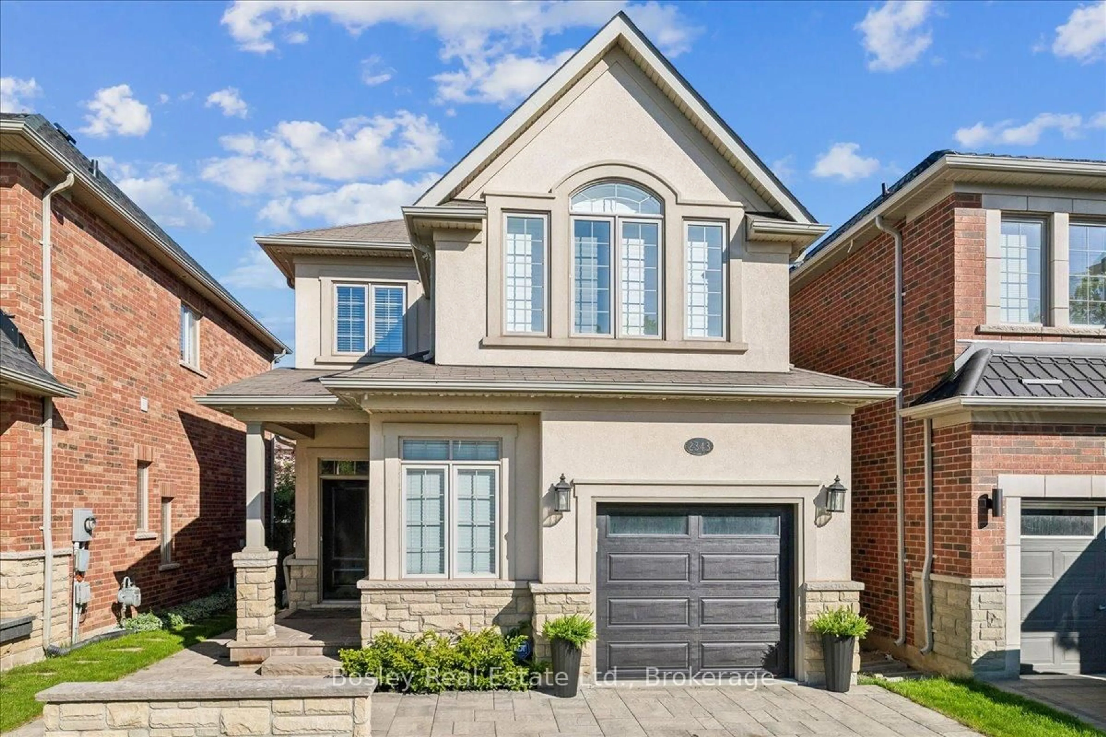 Home with brick exterior material, street for 2343 Quetico Cres, Oakville Ontario L6M 0R5