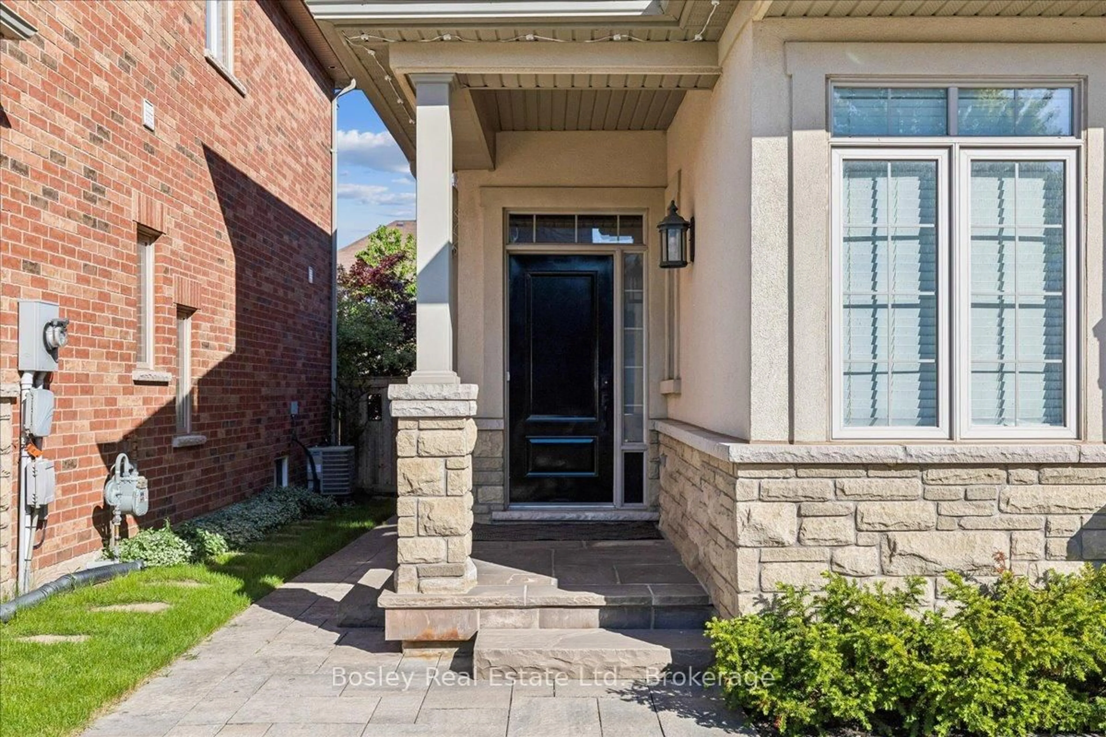 Home with brick exterior material, street for 2343 Quetico Cres, Oakville Ontario L6M 0R5