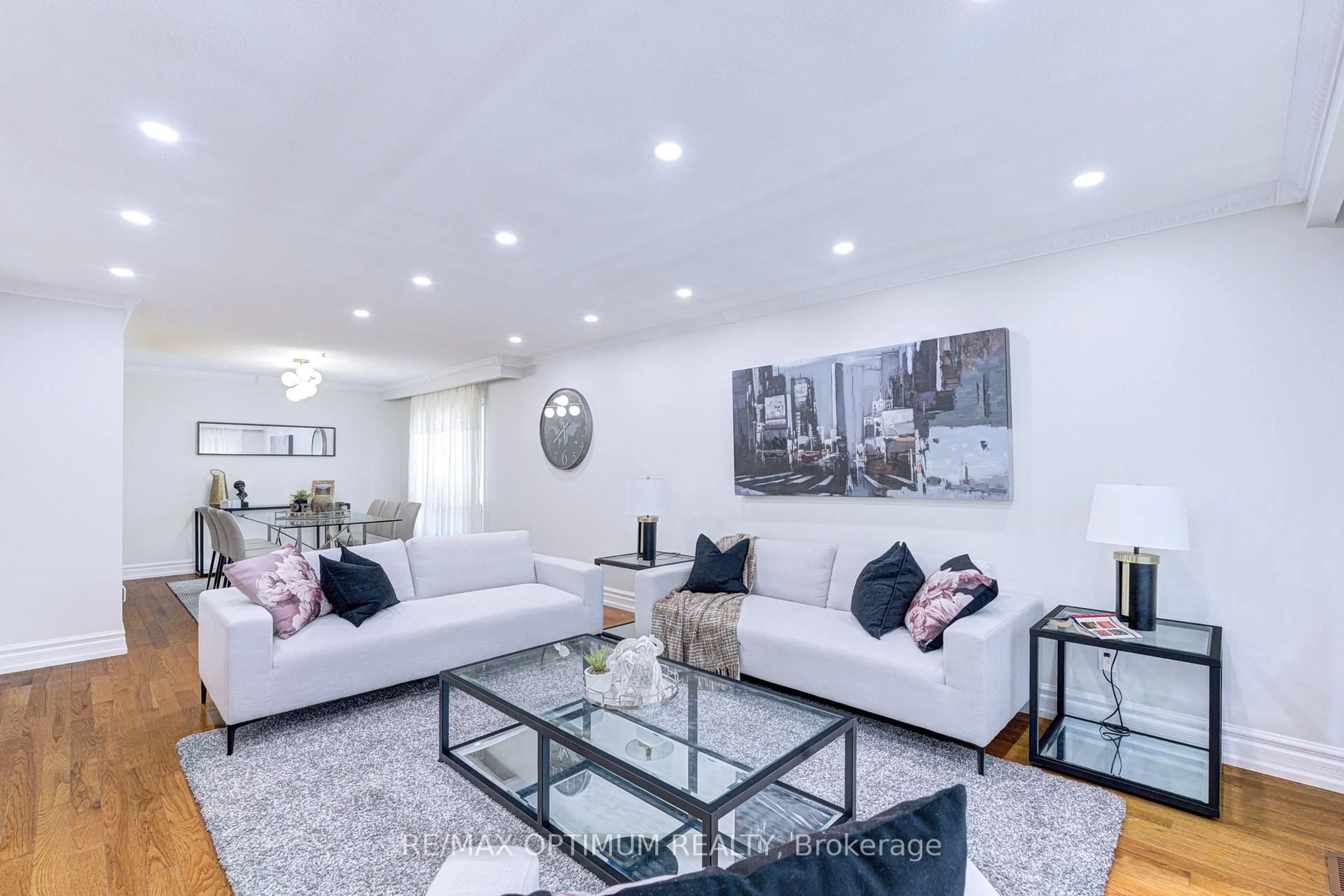 Living room with furniture, unknown for 2498 Privet Cres, Mississauga Ontario L5B 2S4