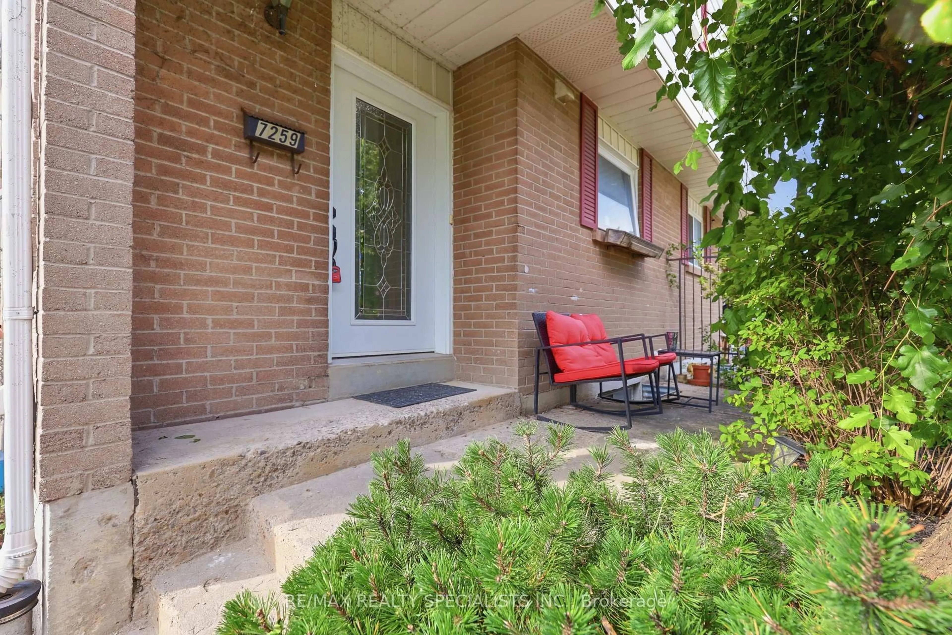 Unknown for 7259 Sills Rd, Mississauga Ontario L4T 2K2