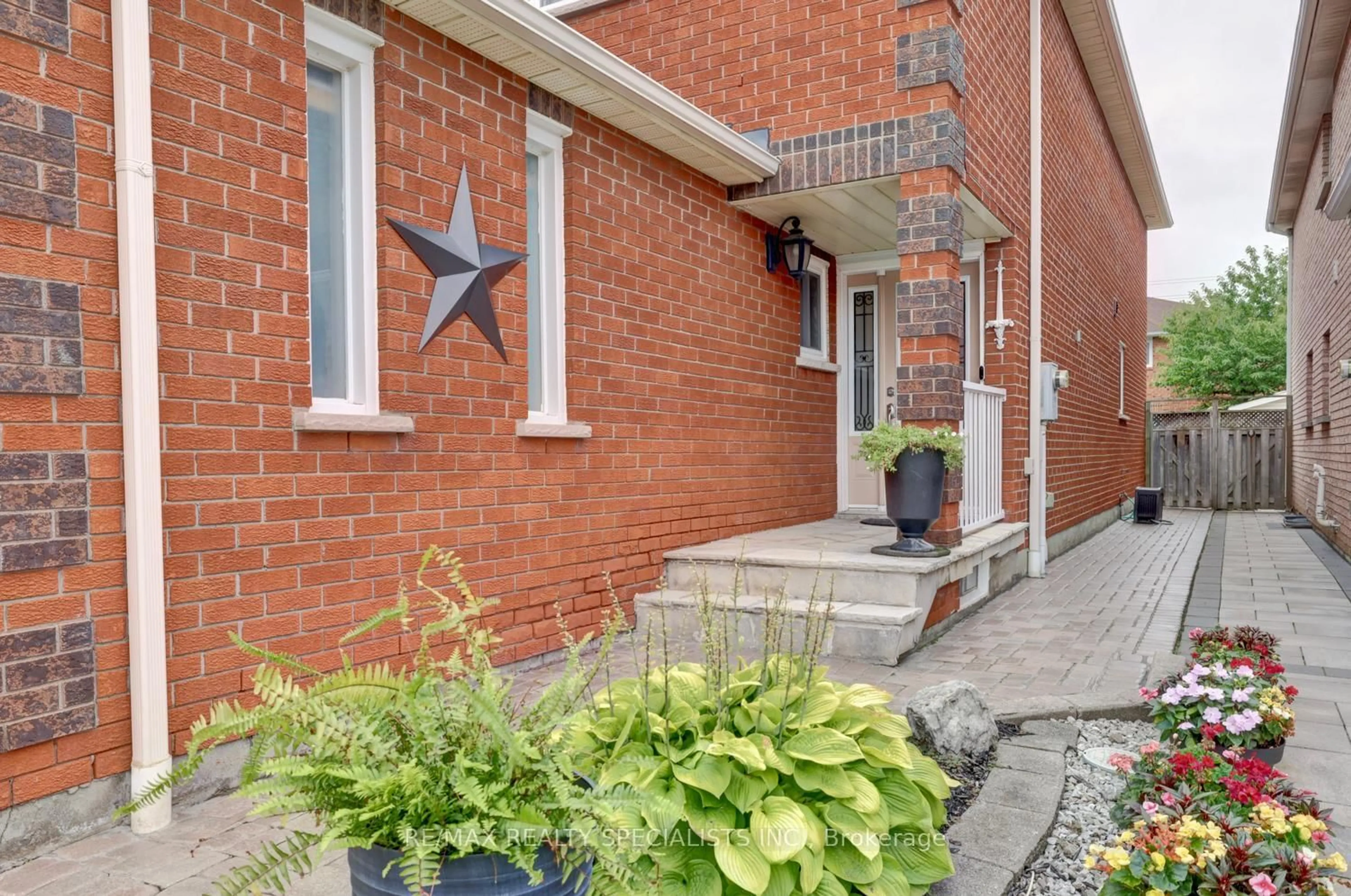 Unknown for 4464 Weeping Willow Dr, Mississauga Ontario L5V 1K3