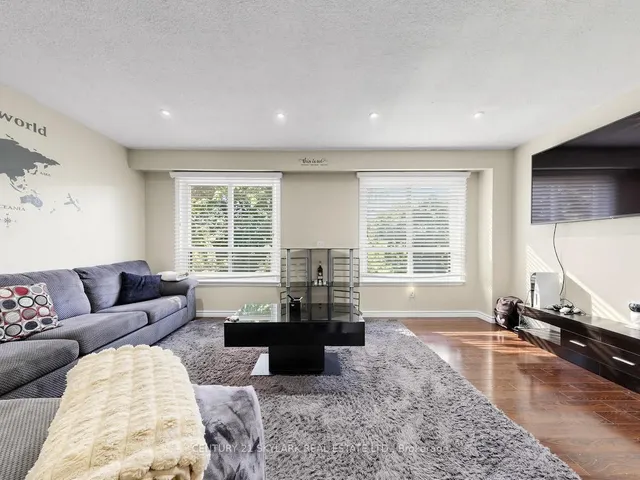 164 Moregate Cres, Brampton 2