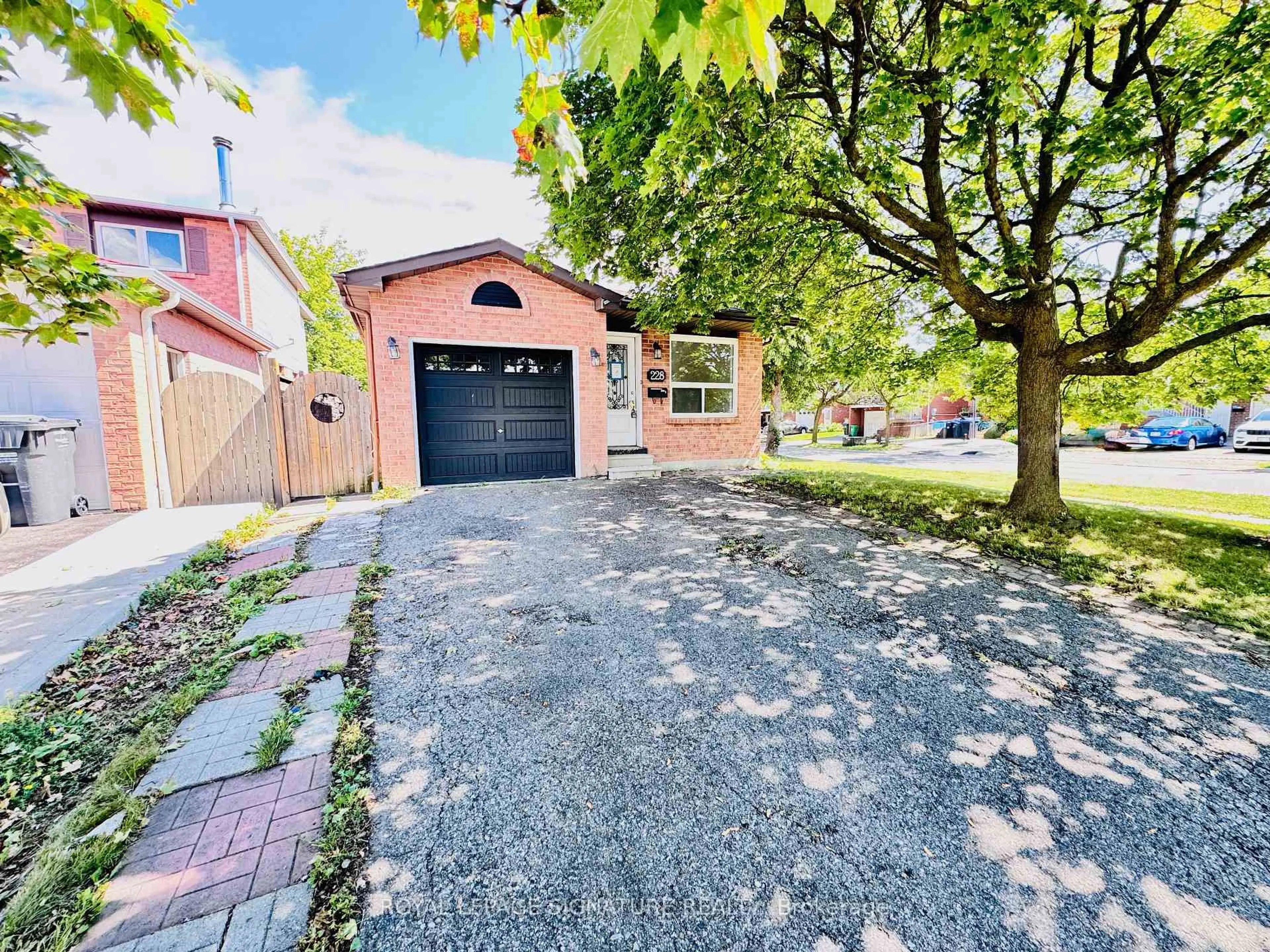 A pic from outside/outdoor area/front of a property/back of a property/a pic from drone, street for 228 Martindale Cres, Brampton Ontario L6X 2V2