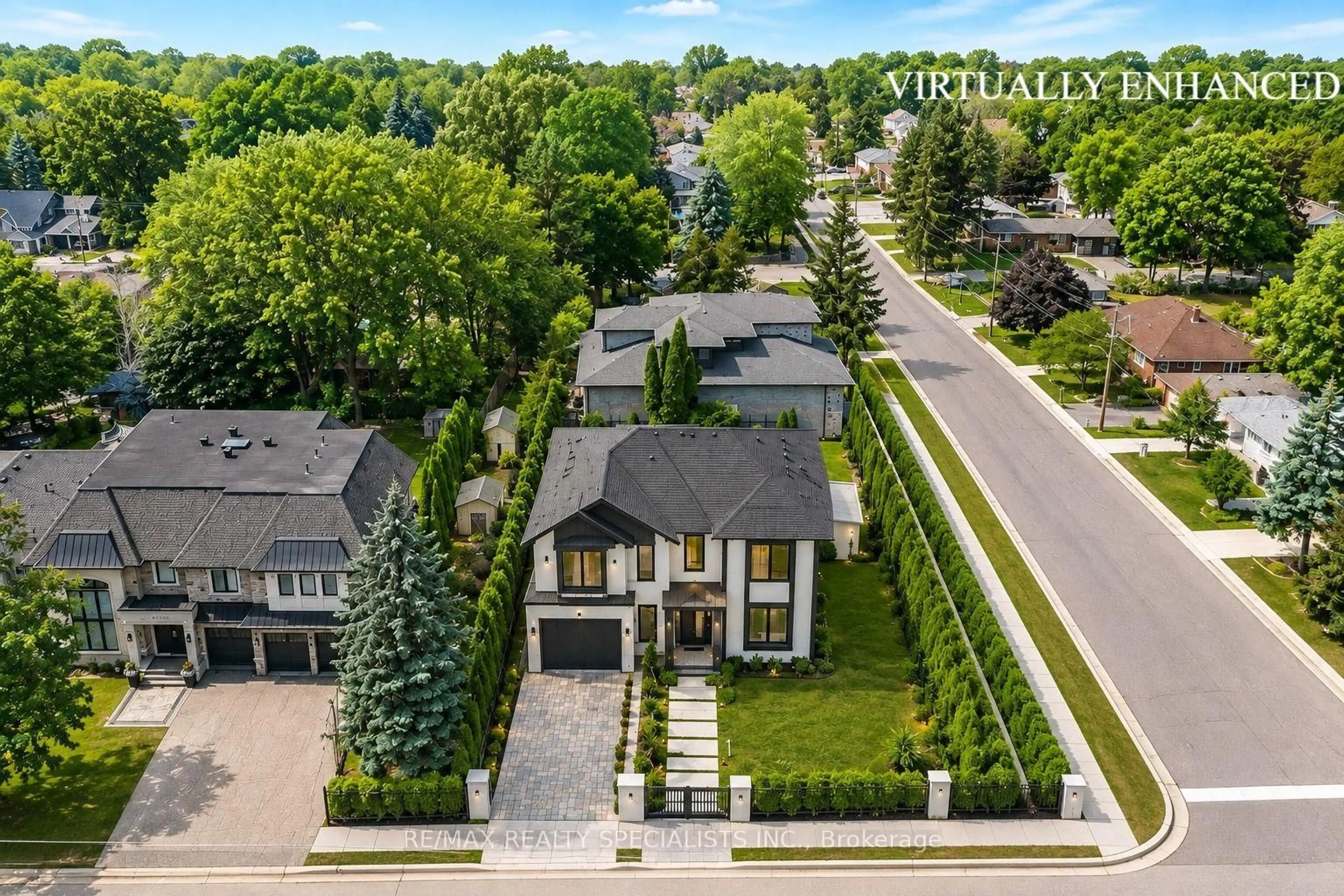 A pic from outside/outdoor area/front of a property/back of a property/a pic from drone, street for 173 Victoria St, Caledon Ontario L7E 3H5