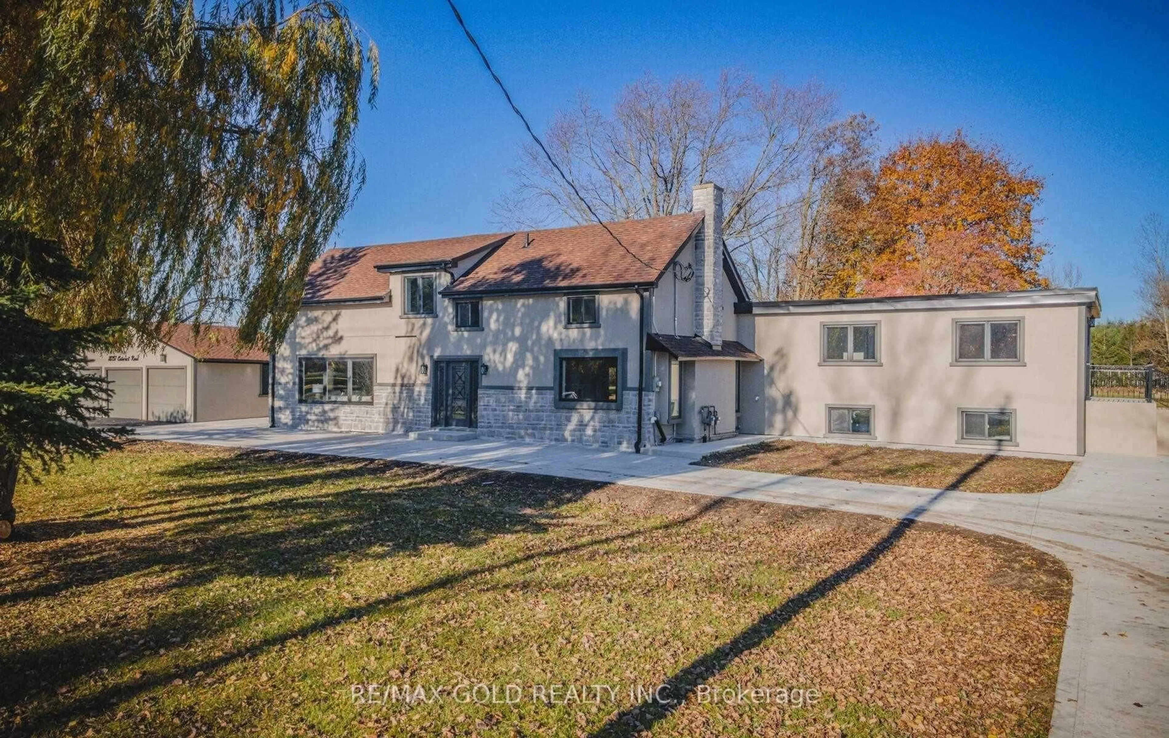 A pic from outside/outdoor area/front of a property/back of a property/a pic from drone, street for 18137 Cataract Rd, Caledon Ontario L7K 1P3