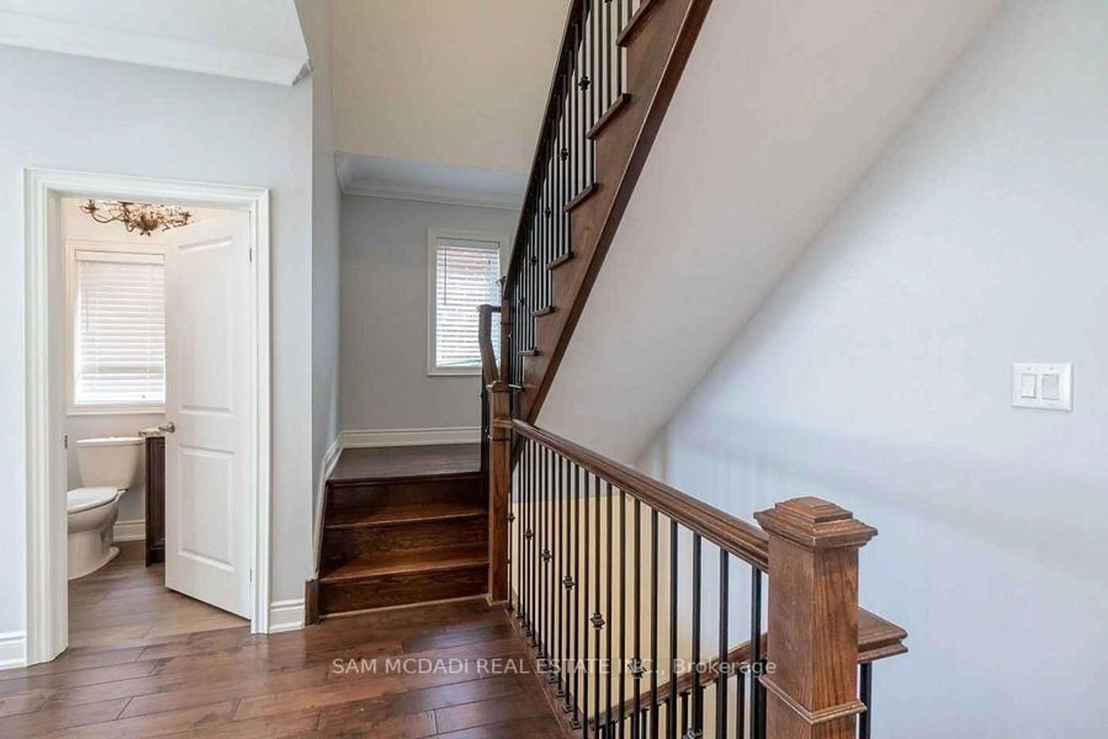 Unknown for 1238 Strathy Ave, Mississauga Ontario L5E 2K6