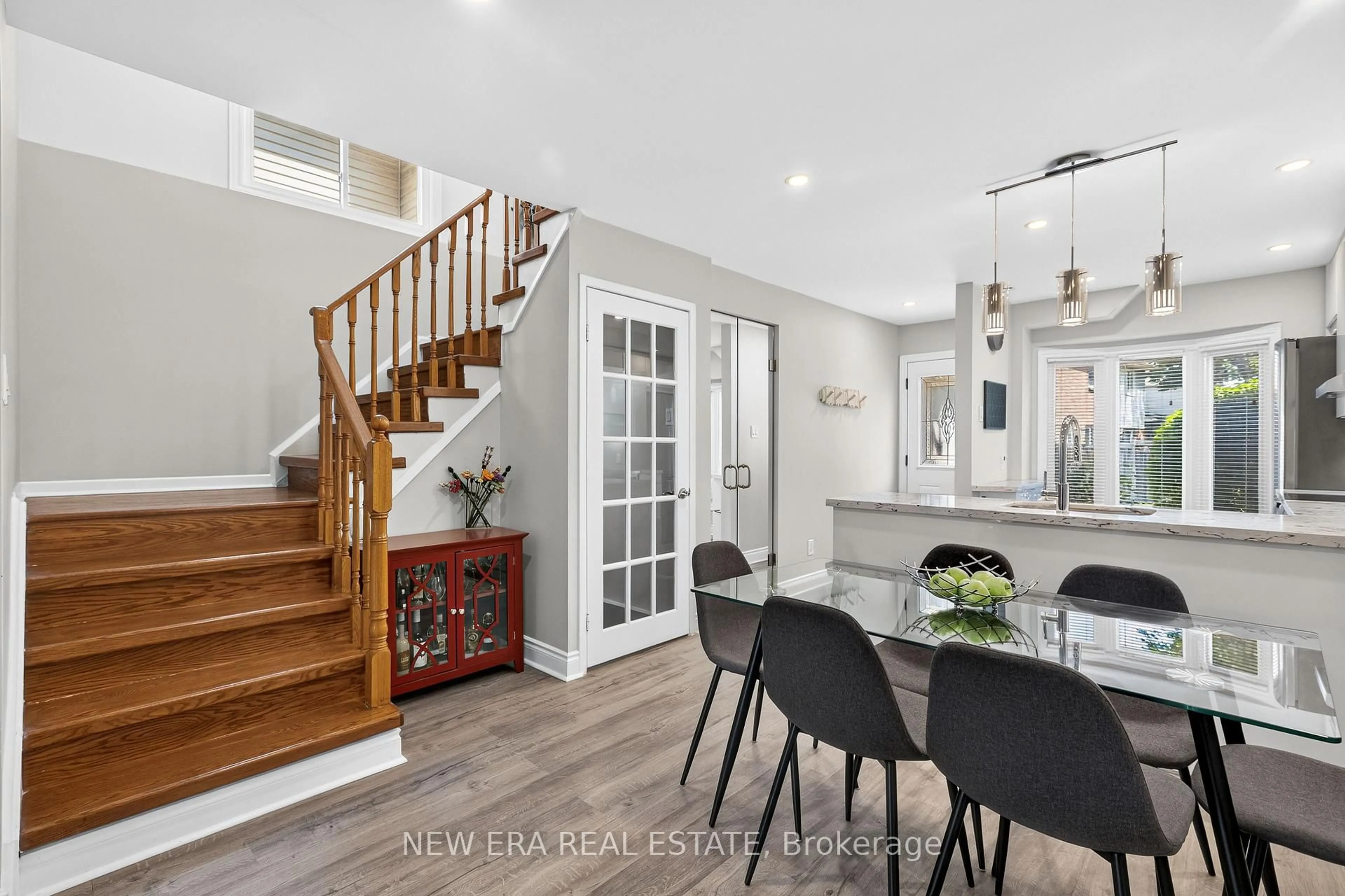 Open concept kitchen, unknown for 5020 Delaware Dr #51, Mississauga Ontario L4Z 3C3