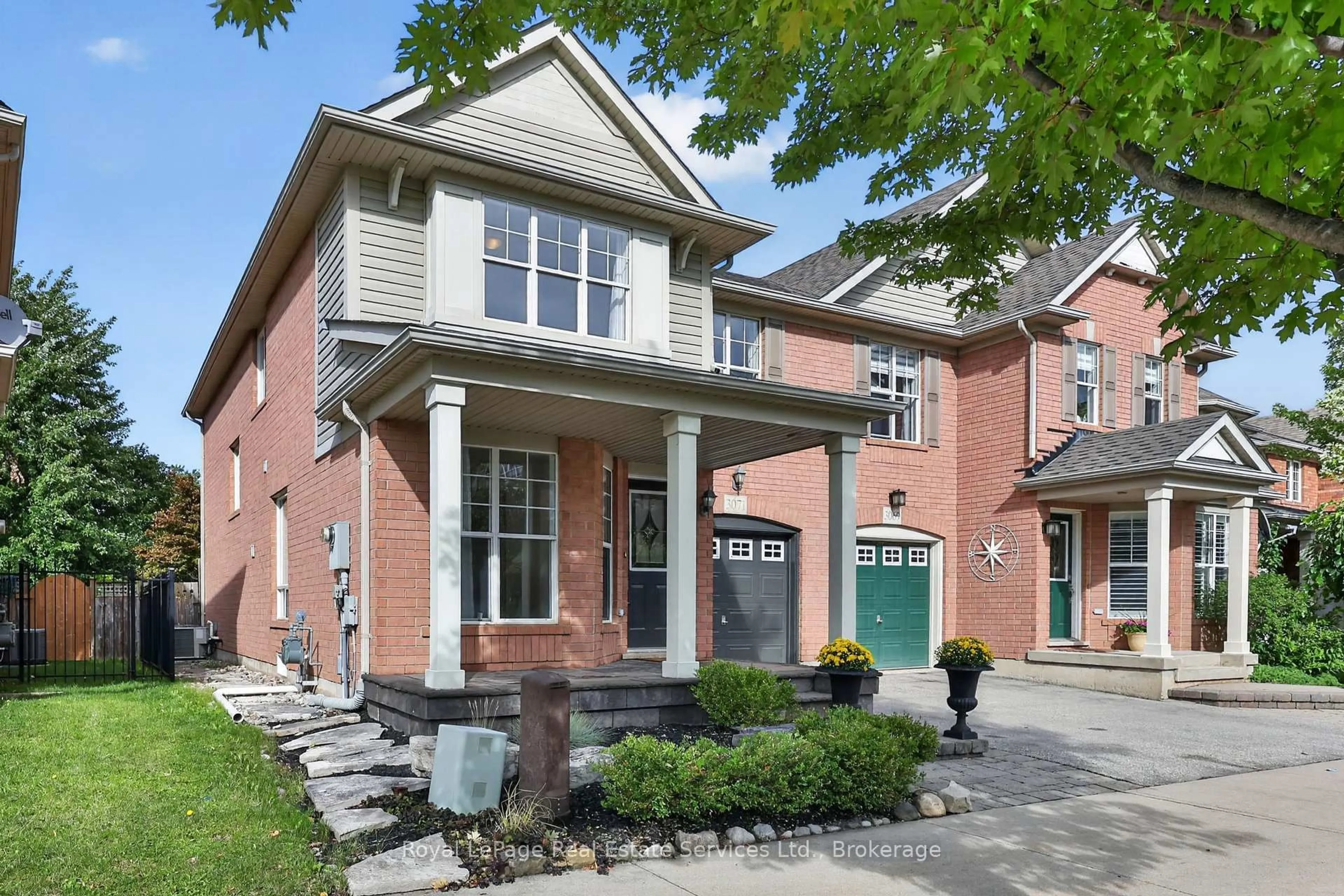Home with brick exterior material, street for 3071 Rotary Way, Burlington Ontario L7M 0A3