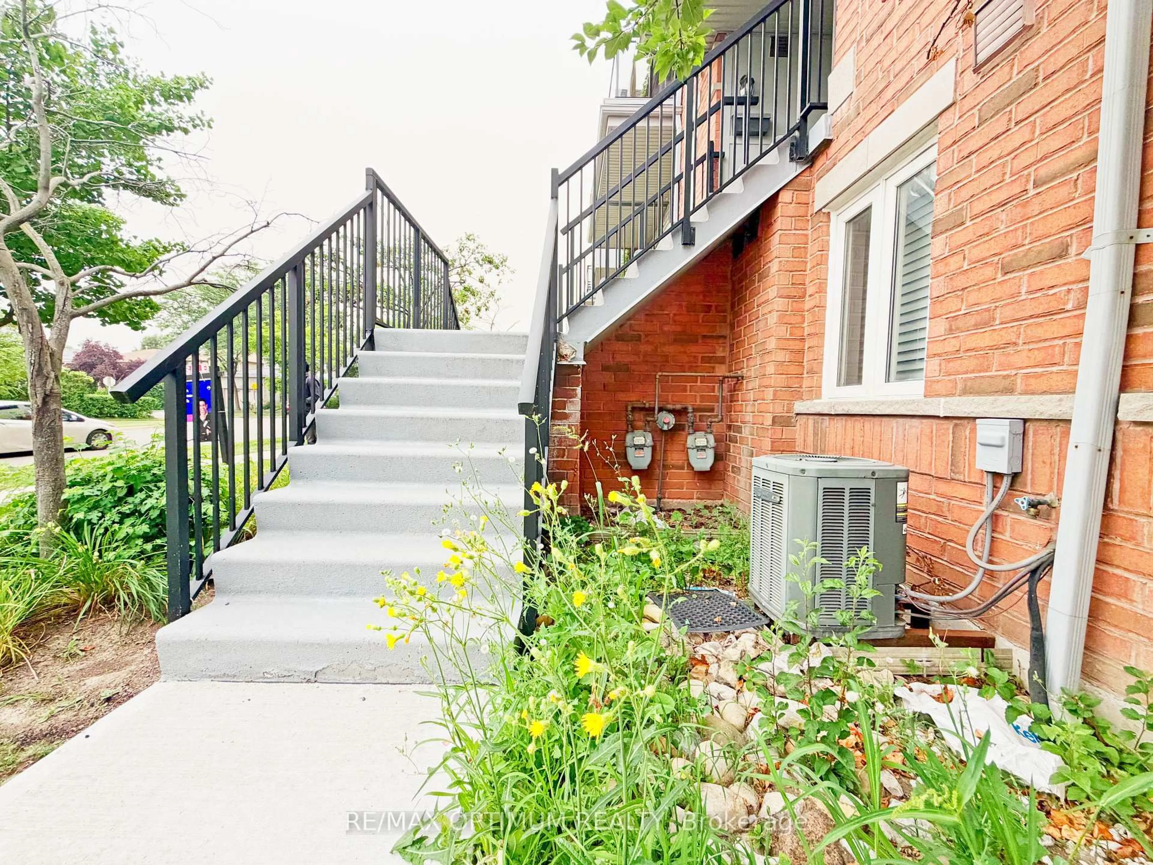 Unknown for 4620 Guildwood Way #17, Mississauga Ontario L5R 4H5