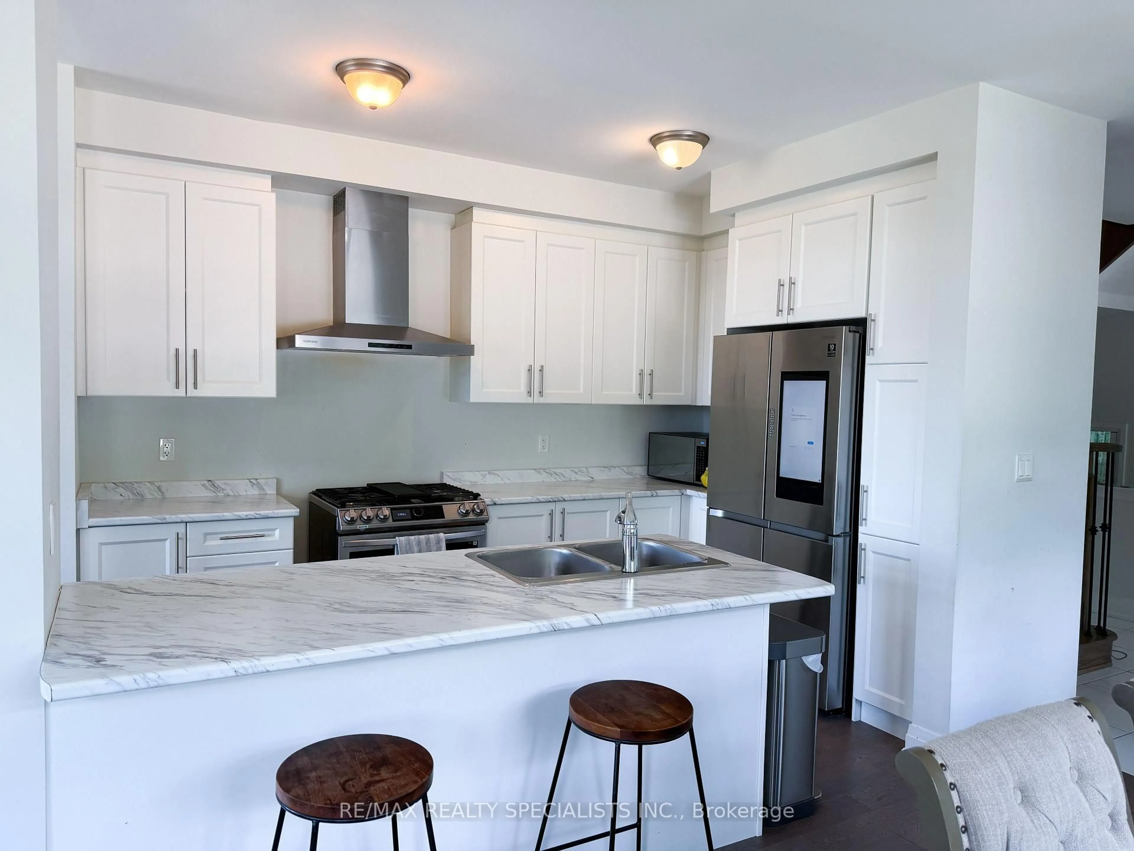 Open concept kitchen, unknown for 380 Rivermont Rd, Brampton Ontario L6Y 6H7