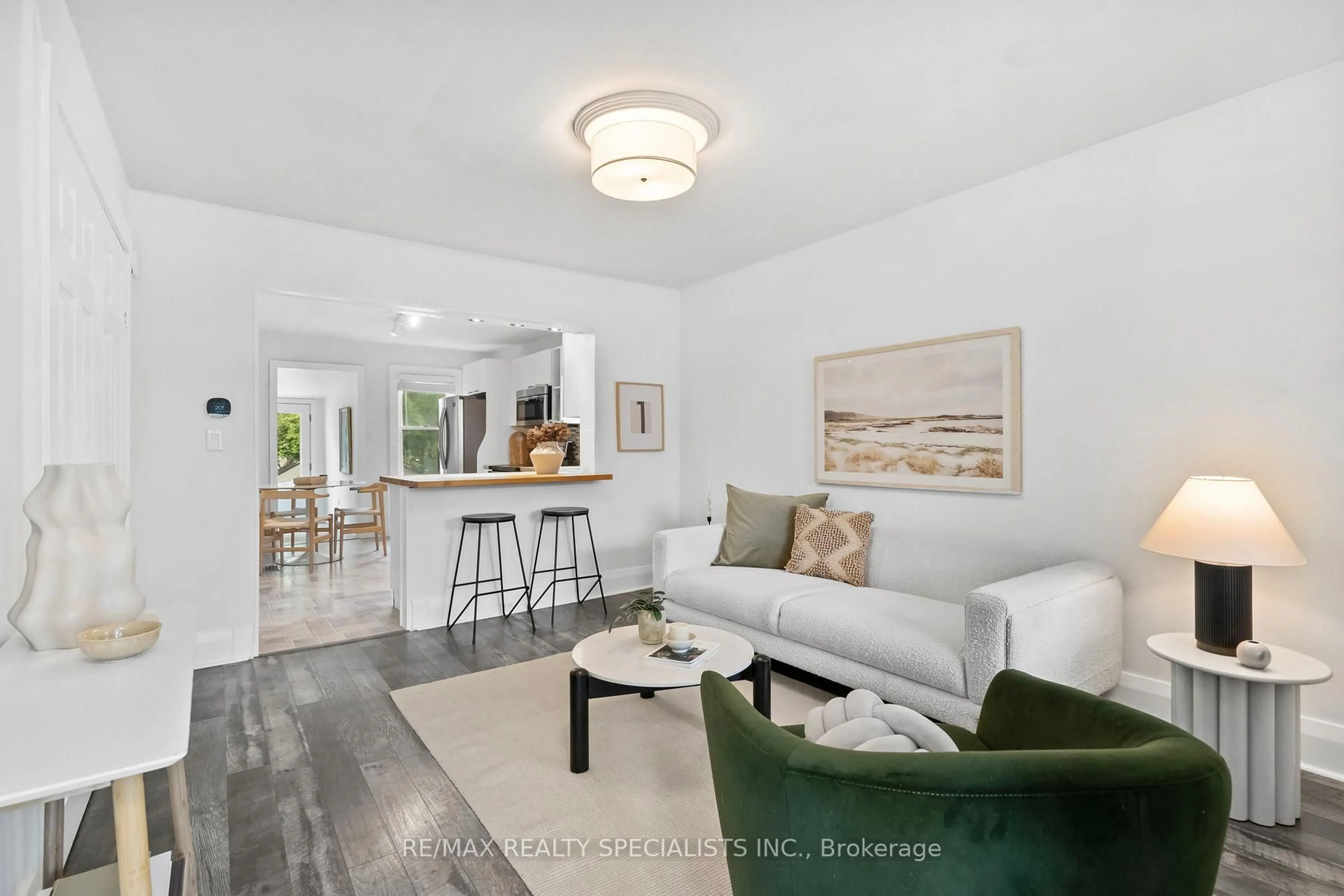 Living room with furniture, unknown for 159 Hillside Ave, Toronto Ontario M8V 1T3