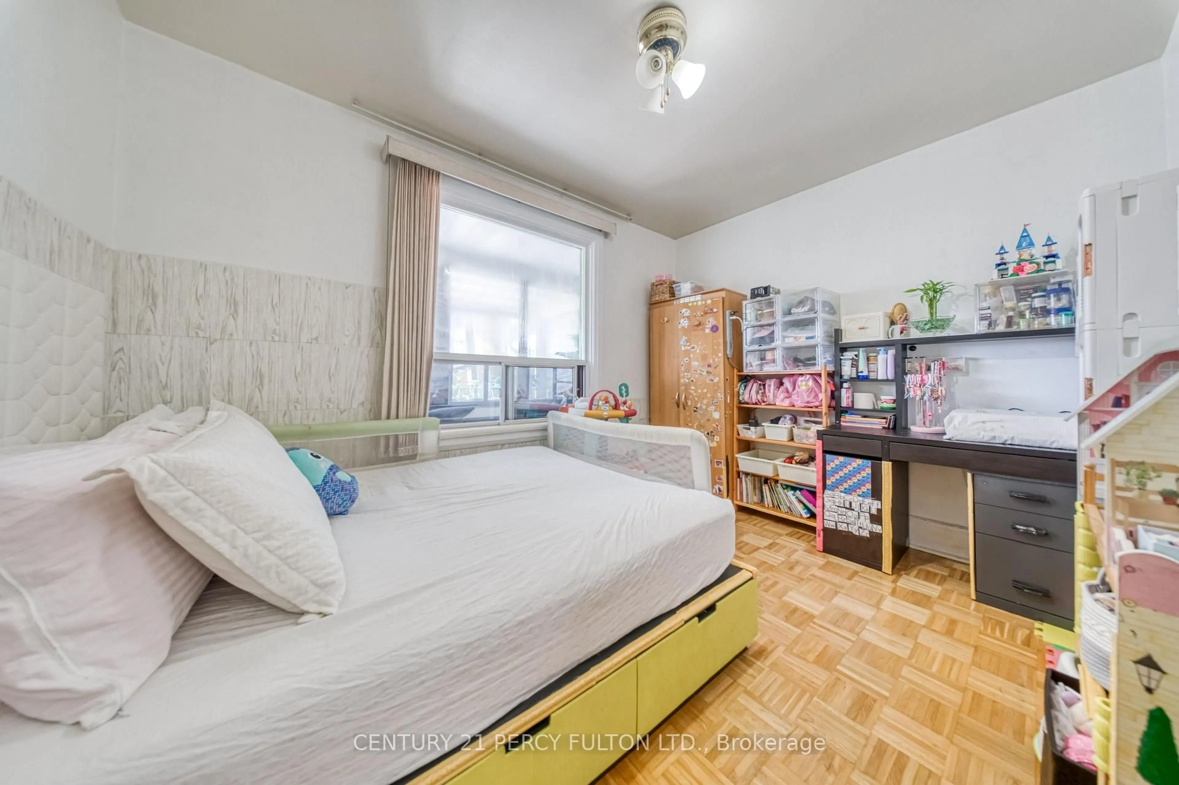 Bedroom with bed, unknown for 15 Haverson Blvd, Toronto Ontario M6M 3J5