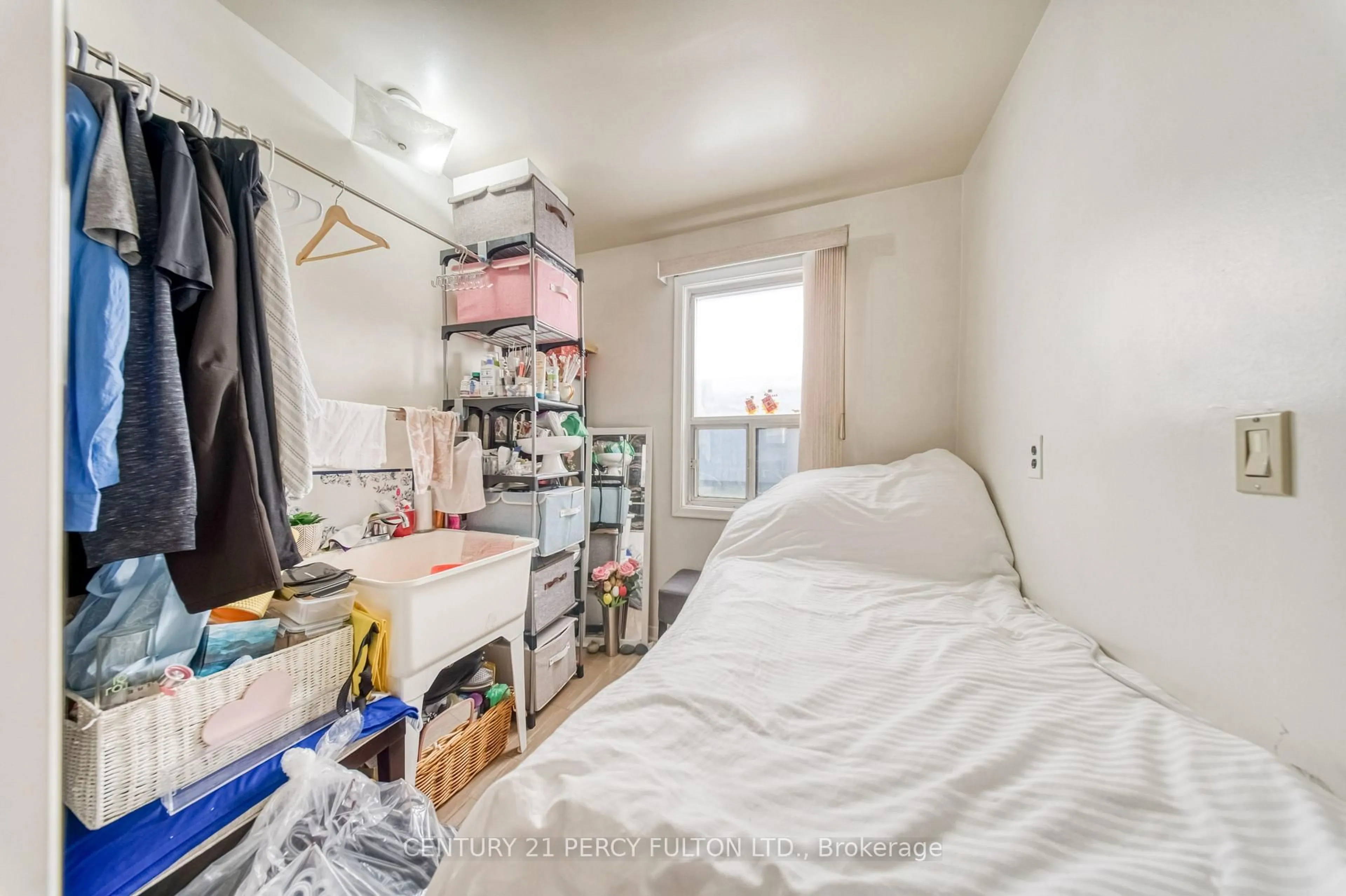 A pic of a room for 15 Haverson Blvd, Toronto Ontario M6M 3J5