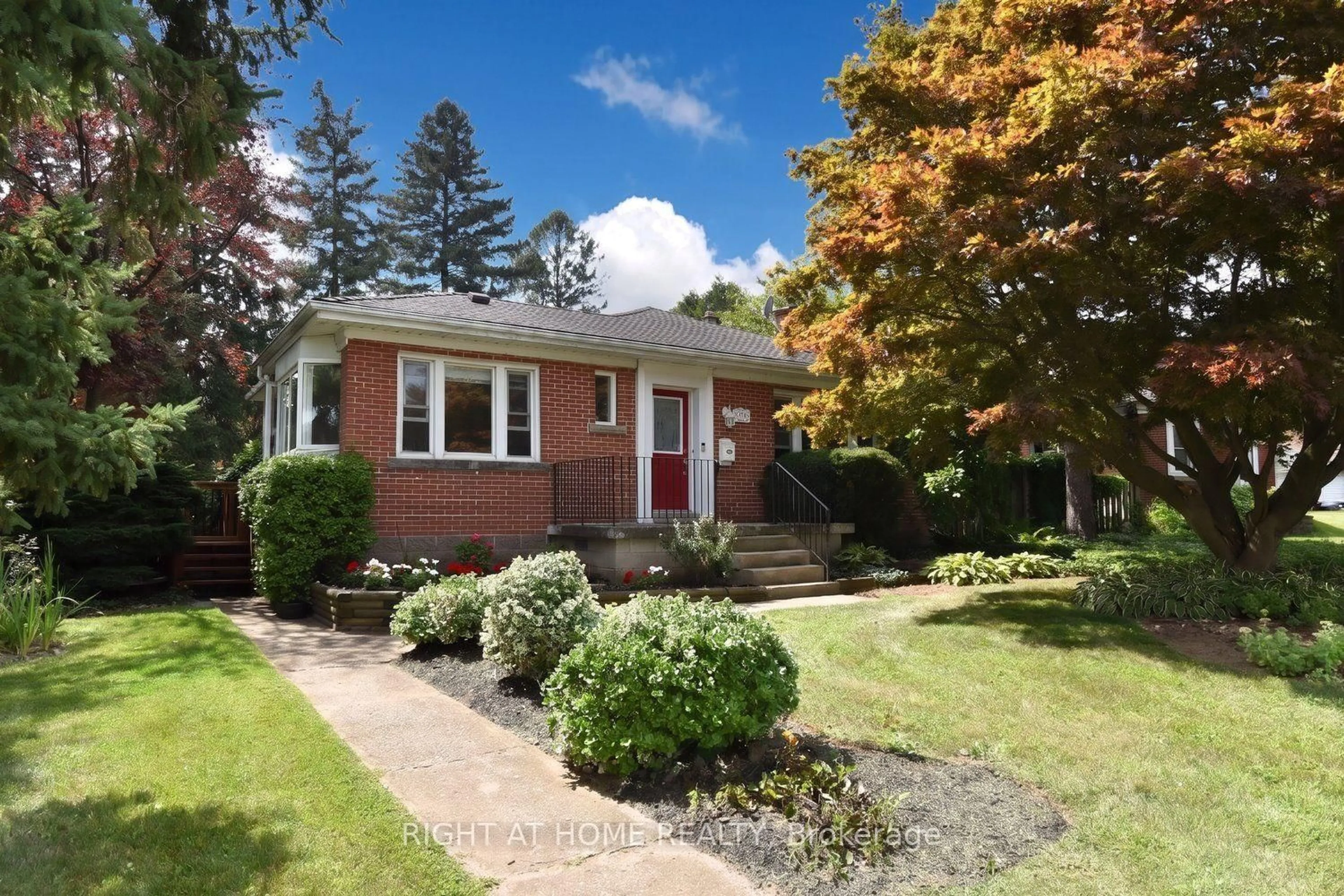 Home with brick exterior material, street for 936 Boothman Ave, Burlington Ontario L7T 1P6