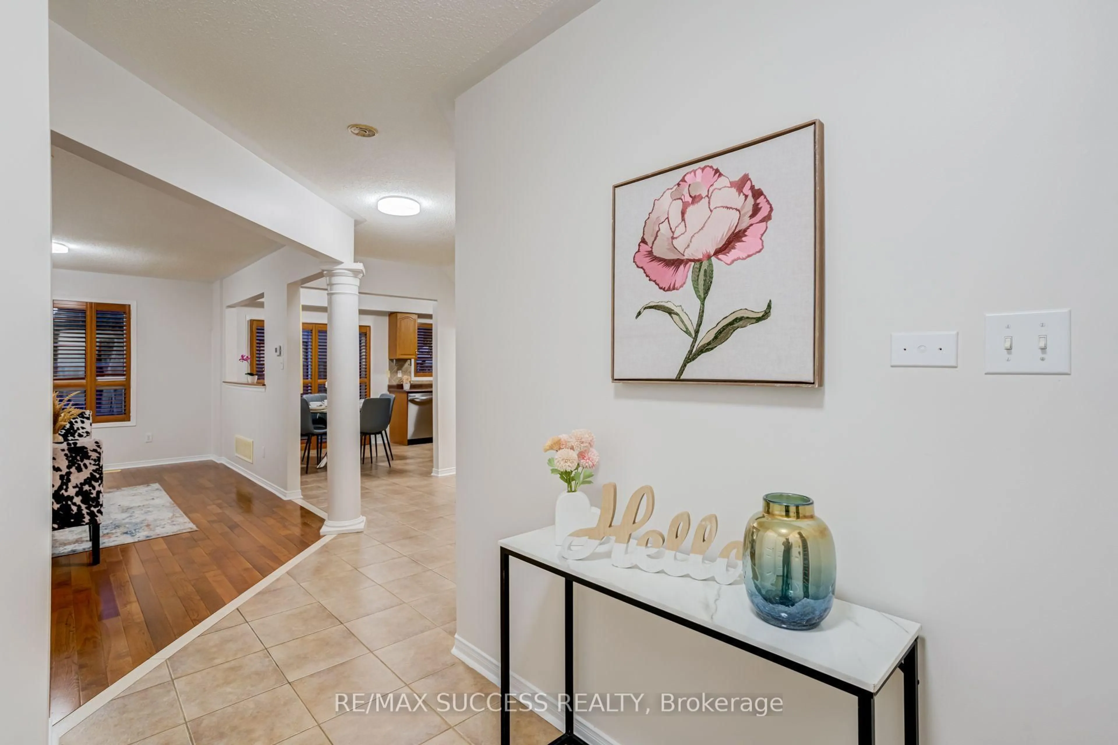 Indoor entryway for 54 Ferncroft Pl, Brampton Ontario L7A 3C8