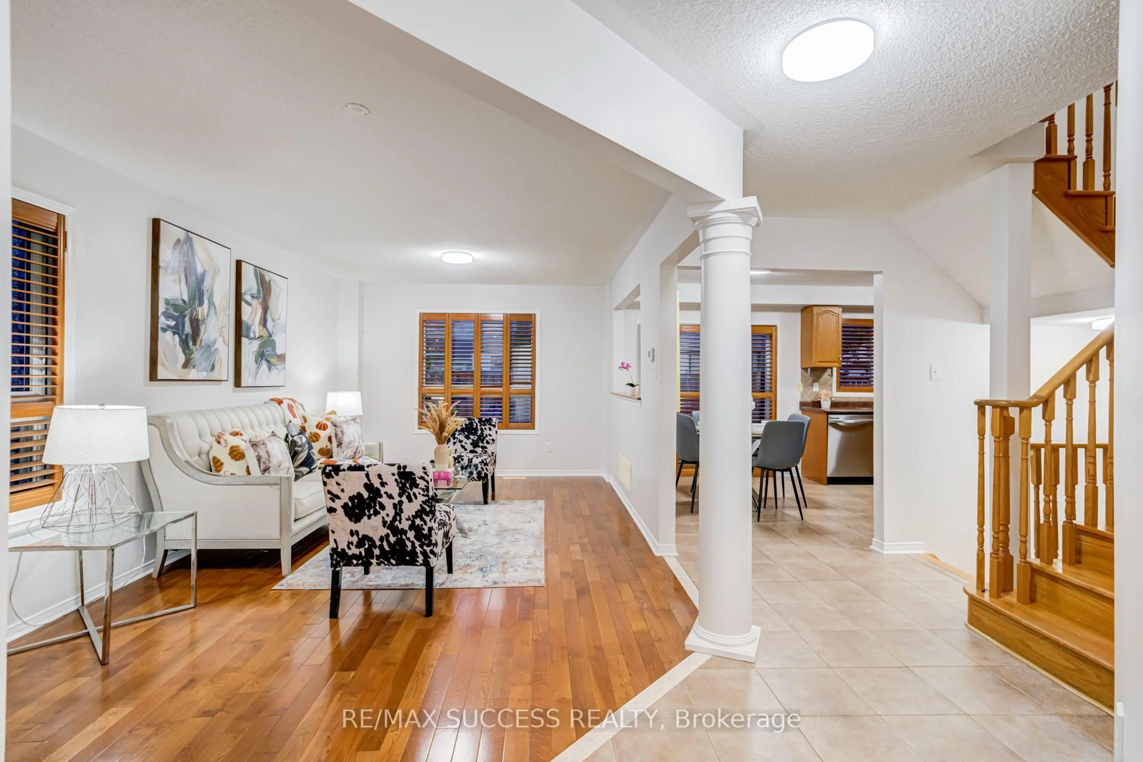Indoor entryway for 54 Ferncroft Pl, Brampton Ontario L7A 3C8