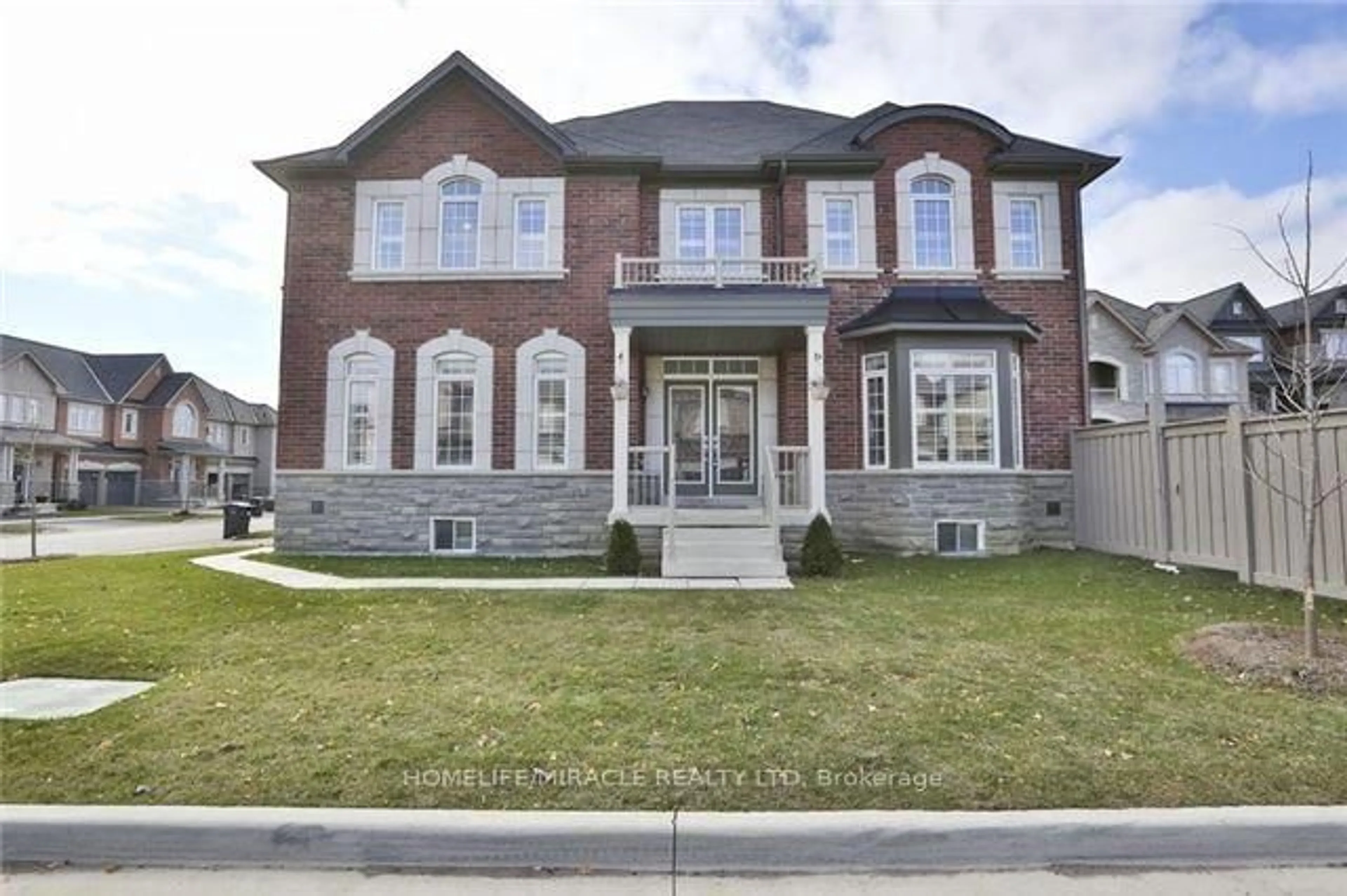 Home with brick exterior material, street for 8 Arrowstone Crt, Brampton Ontario L6R 3T5
