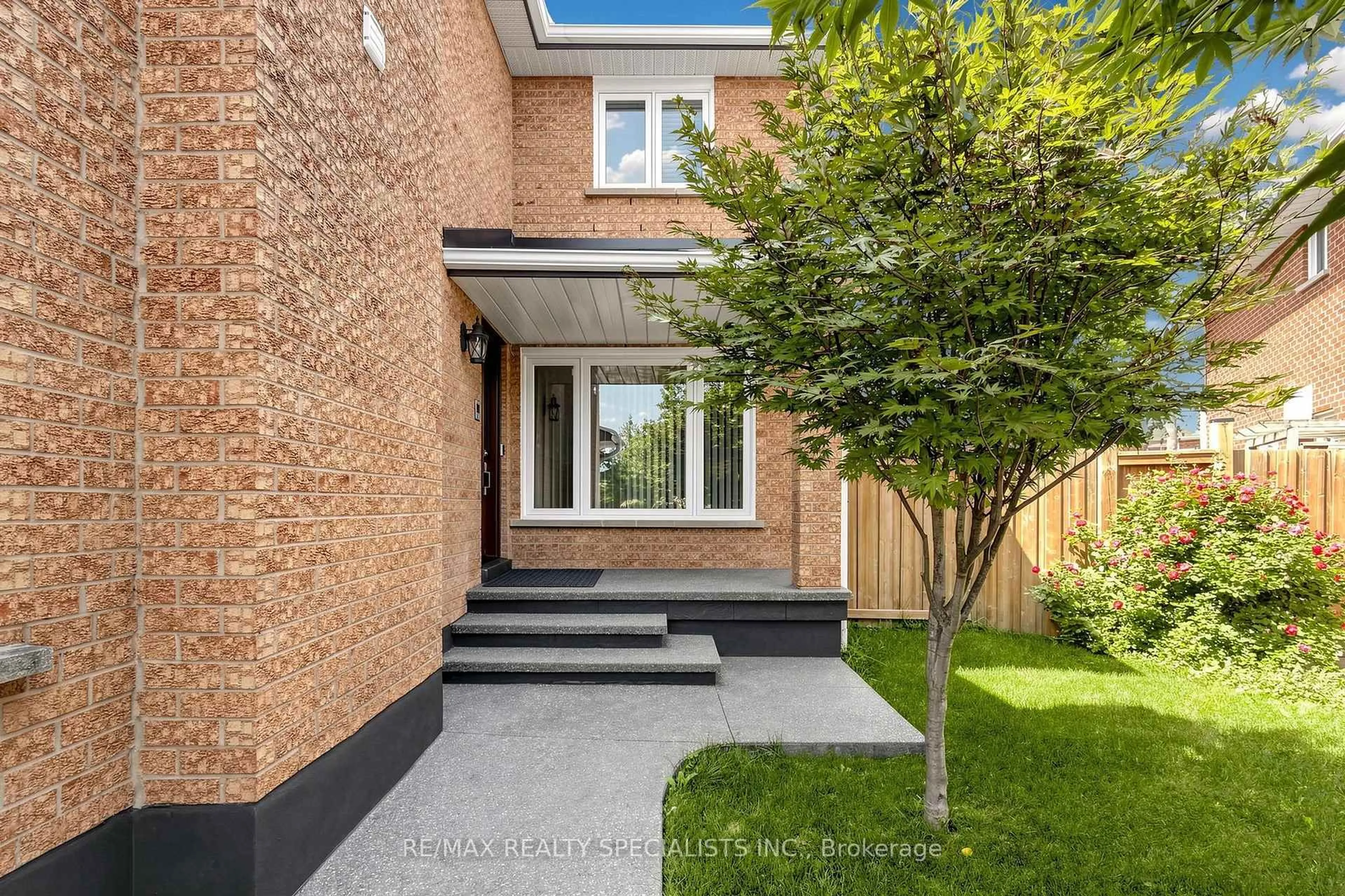 Home with brick exterior material, street for 776 Savoy Cres, Mississauga Ontario L5R 3C3